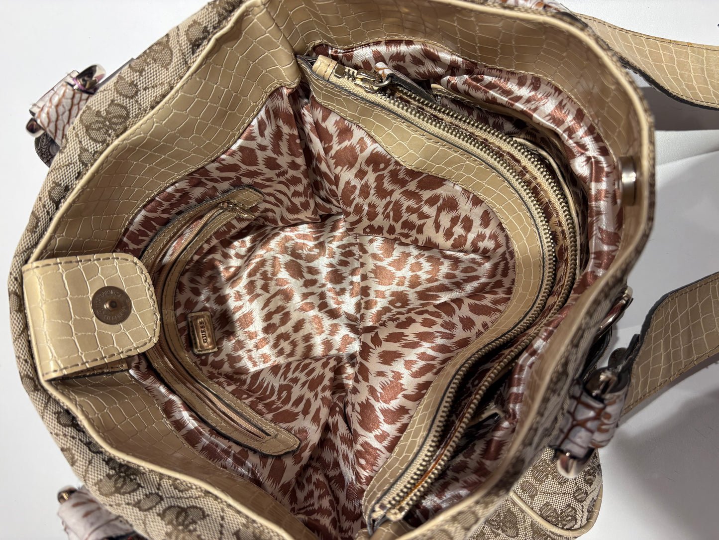 Incredible vintage Guess bag