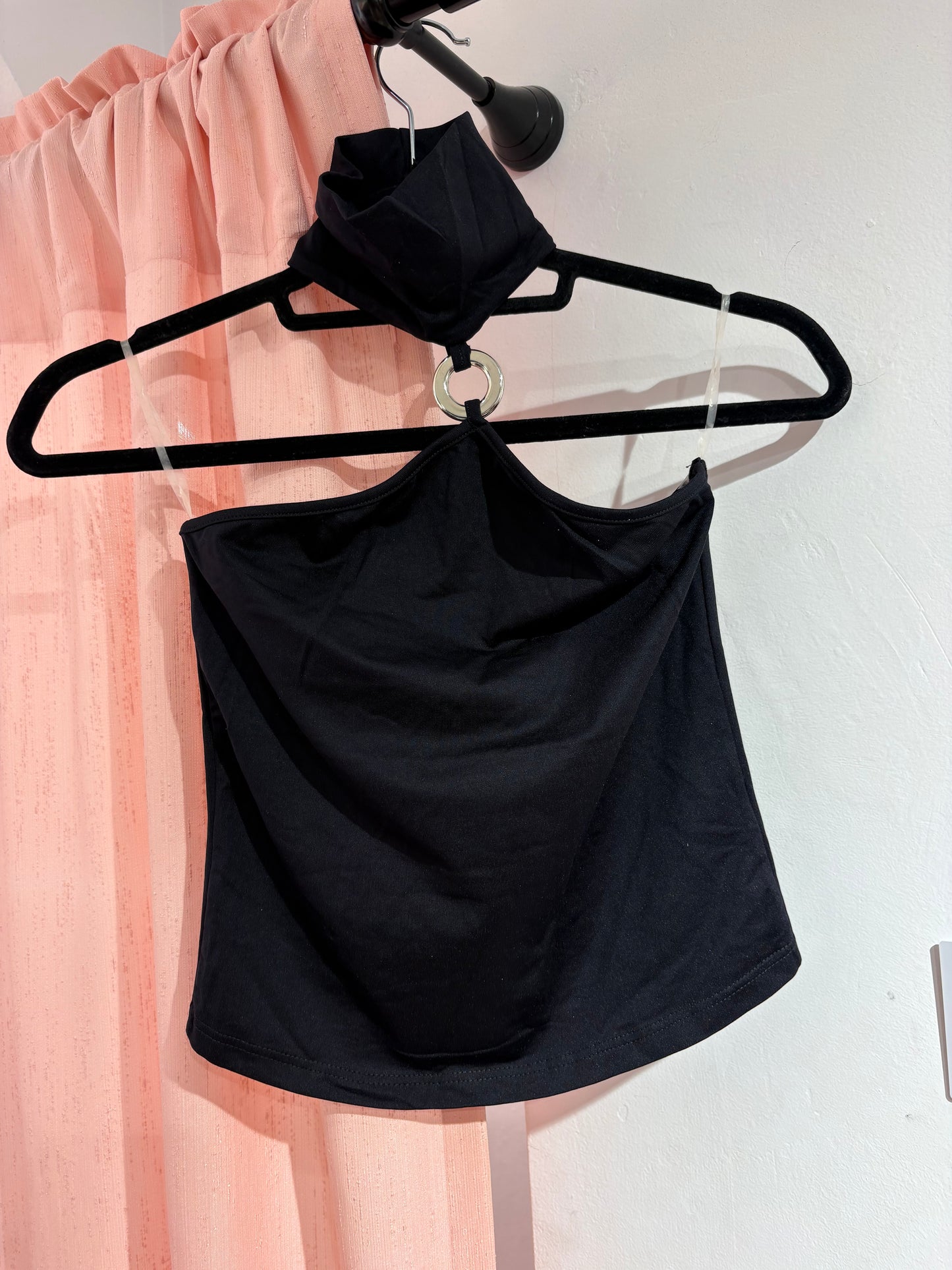 Super cute y2k top with metallic detail (Fits M/L)
