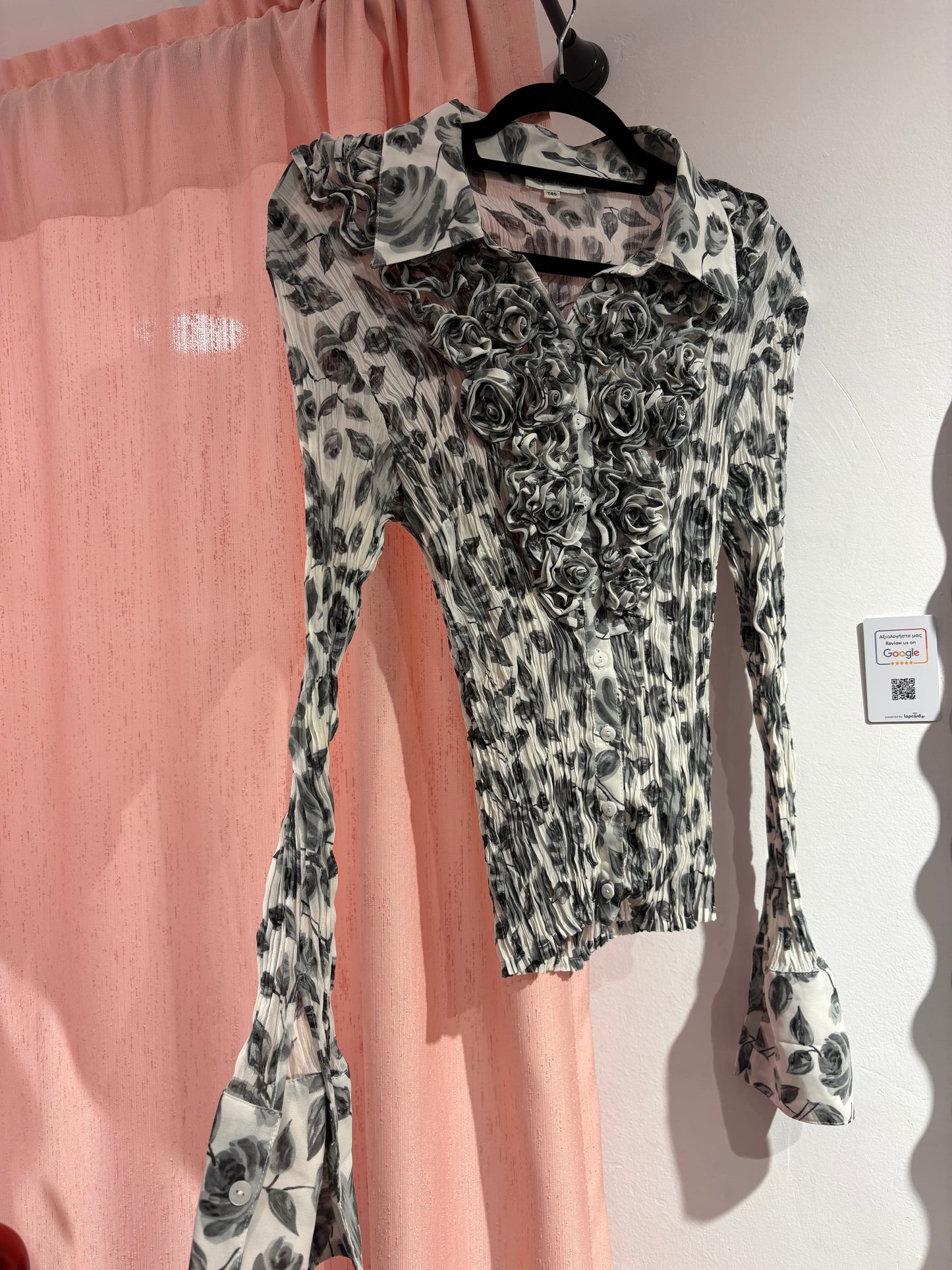 Office siren button-up floral shirt (M)