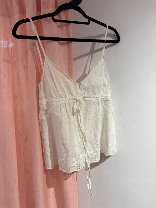 Cute white cami top (Fits M-L)