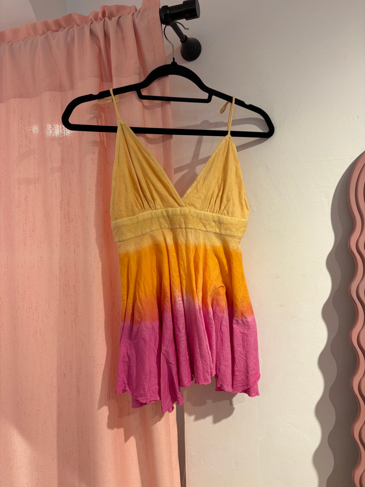 Sunset colors pretty tank top (M)