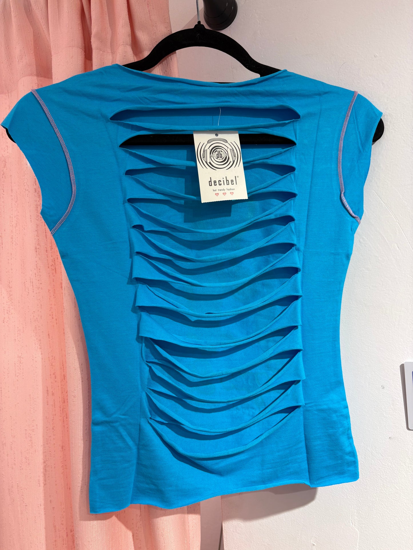 Super cute graphic tee with back cut-out (One Size)