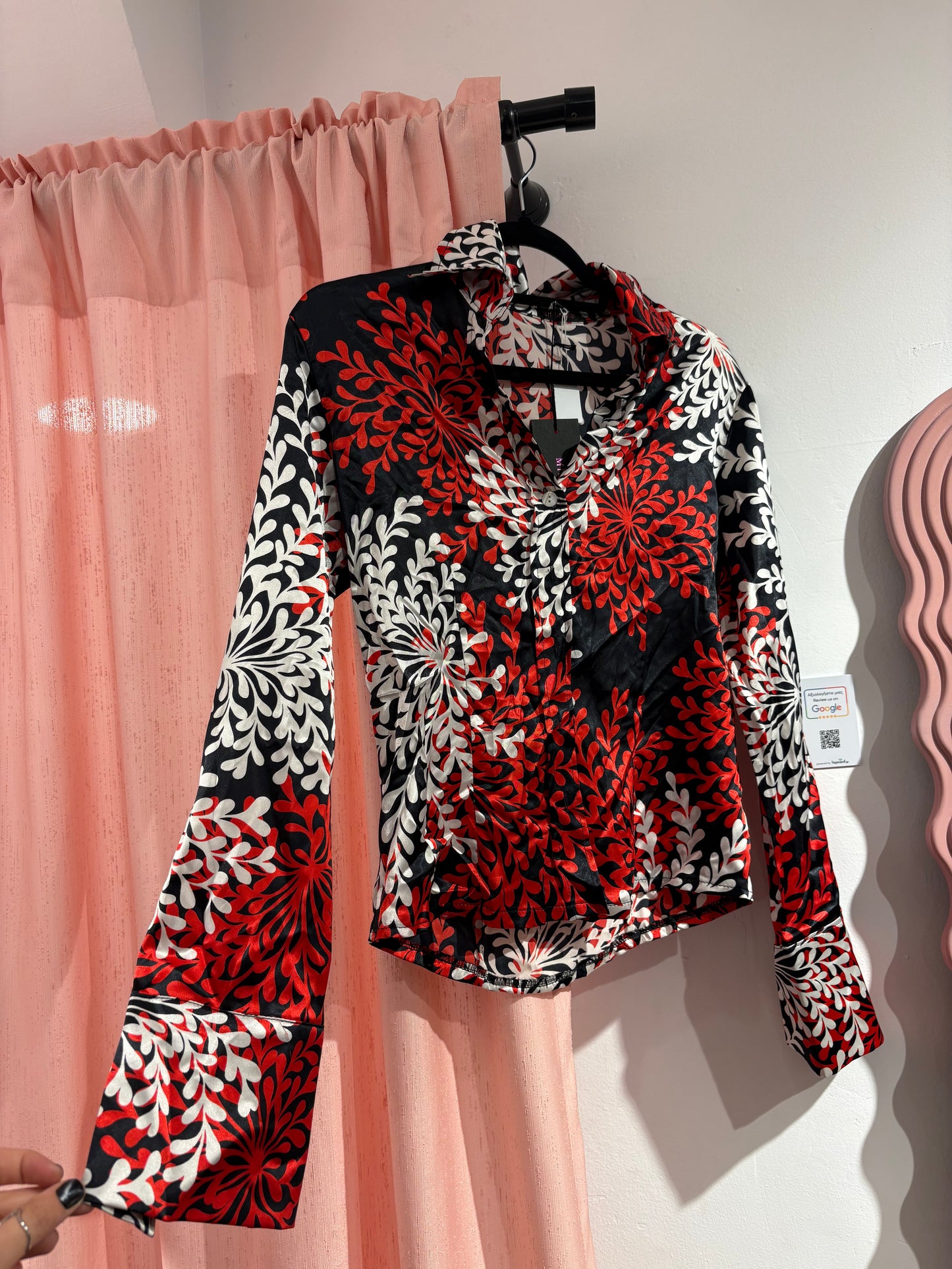 Pretty button-up skirt with flared sleeves (M)