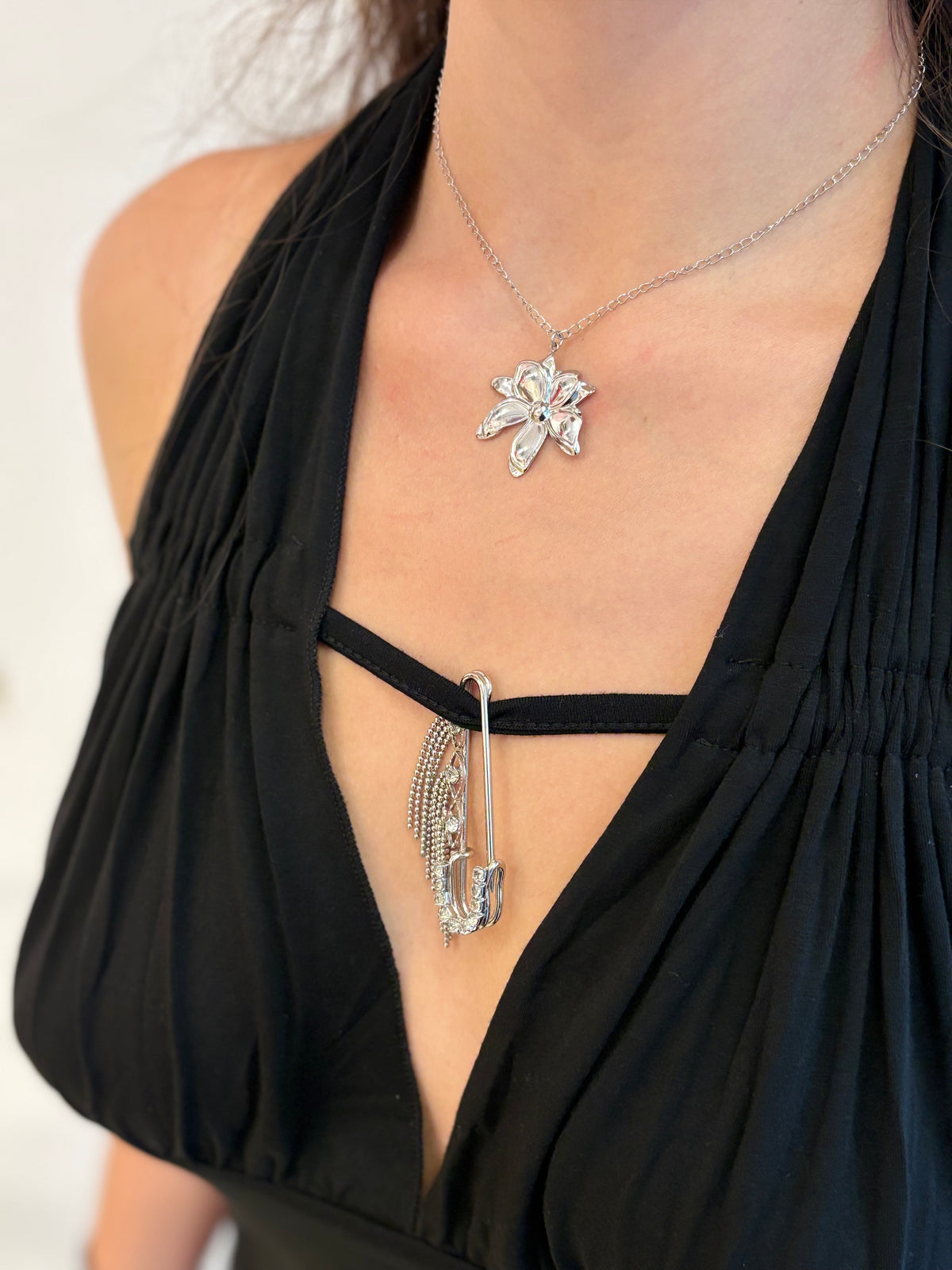 Stainless steel small flower necklace