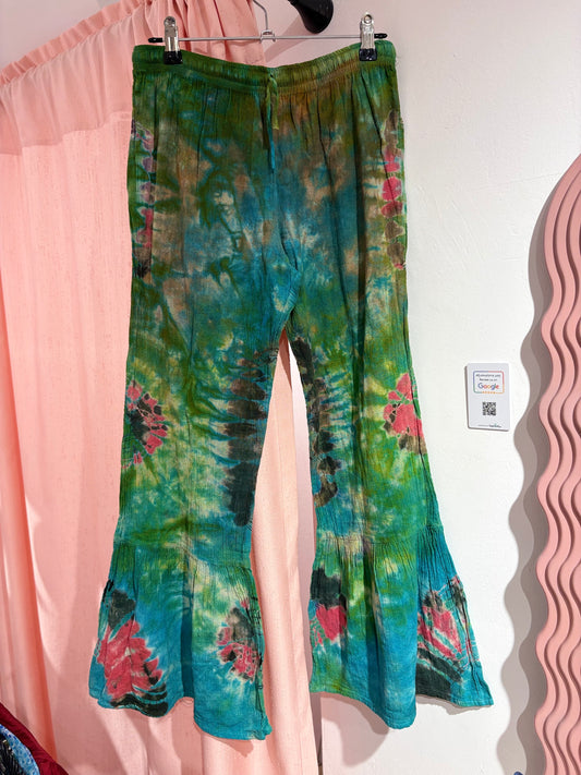 Incredible tie-dye trousers with ruffled hems (S)