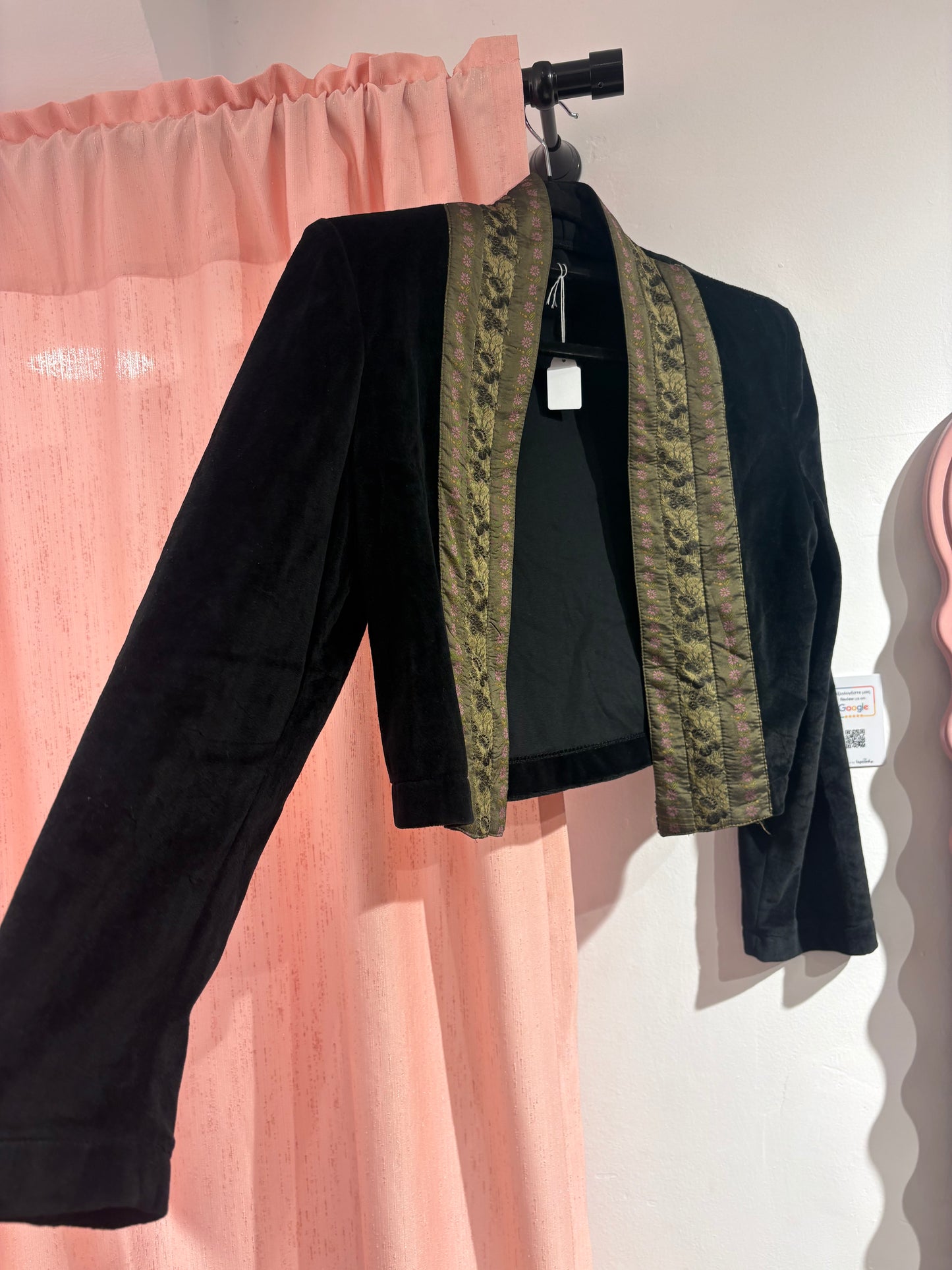 Super cute velvet blazer (M)