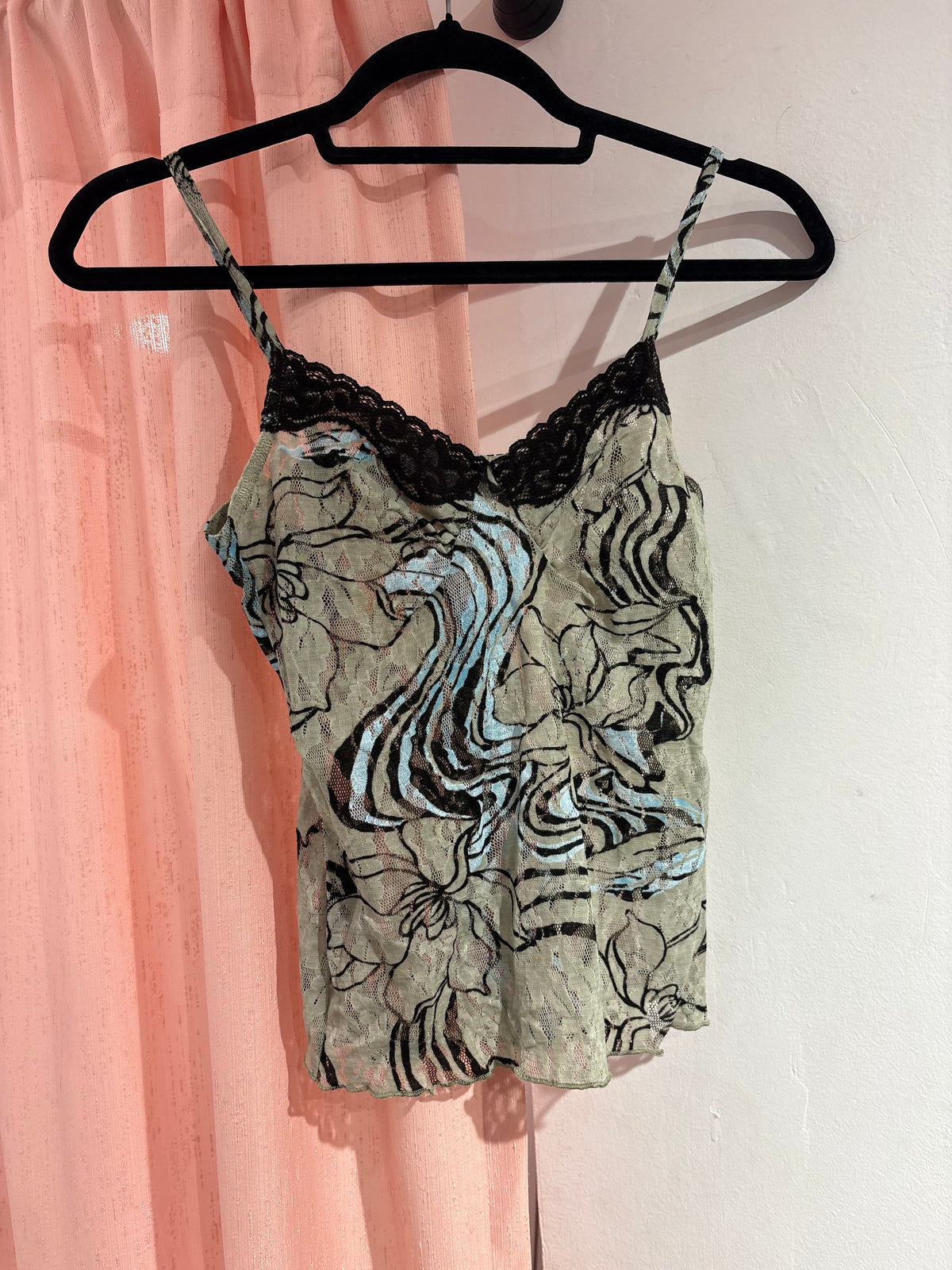 Cute mesh cami top with lace detail (S)