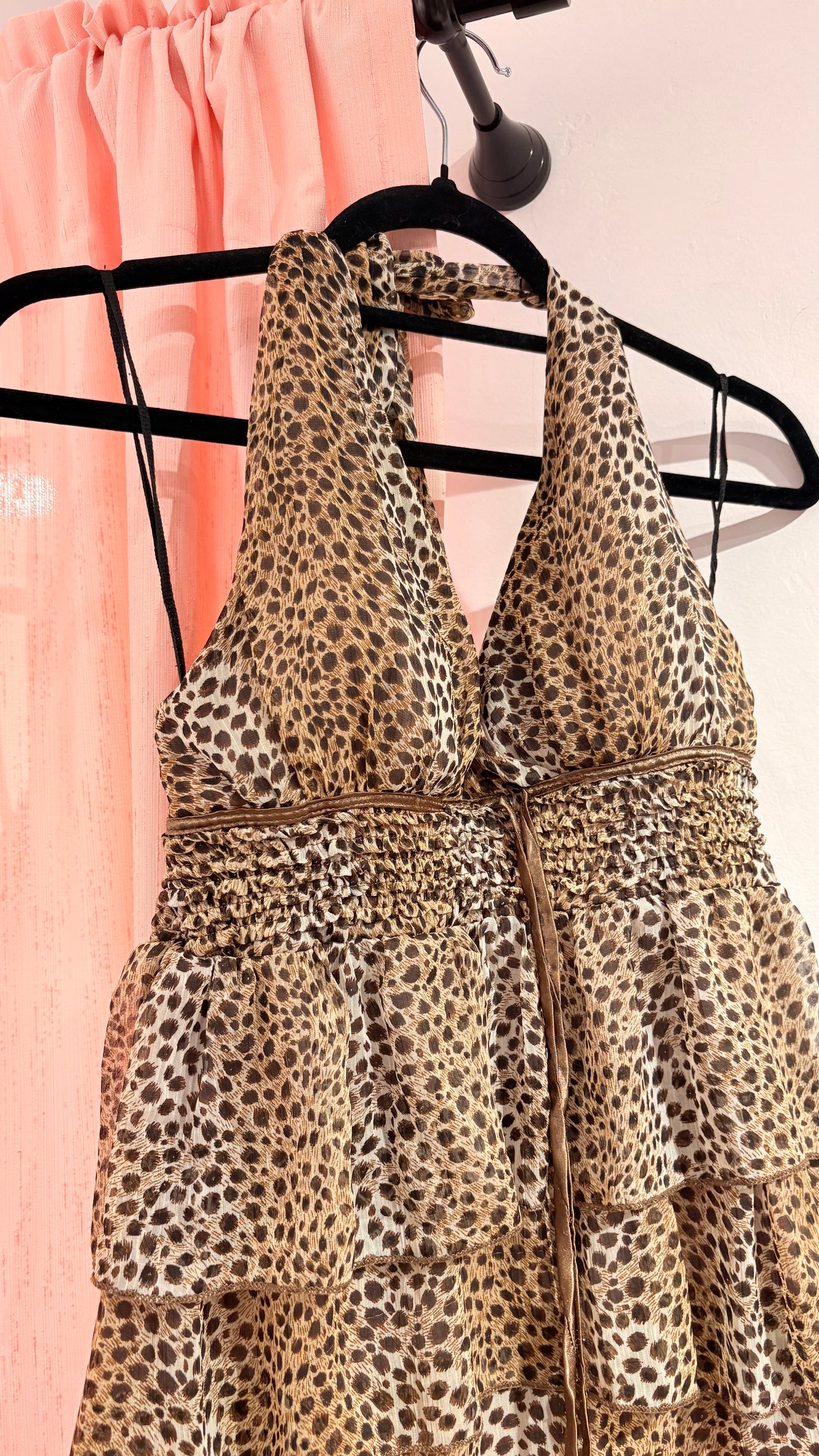 Leopard v-neck ruffled dress (M)