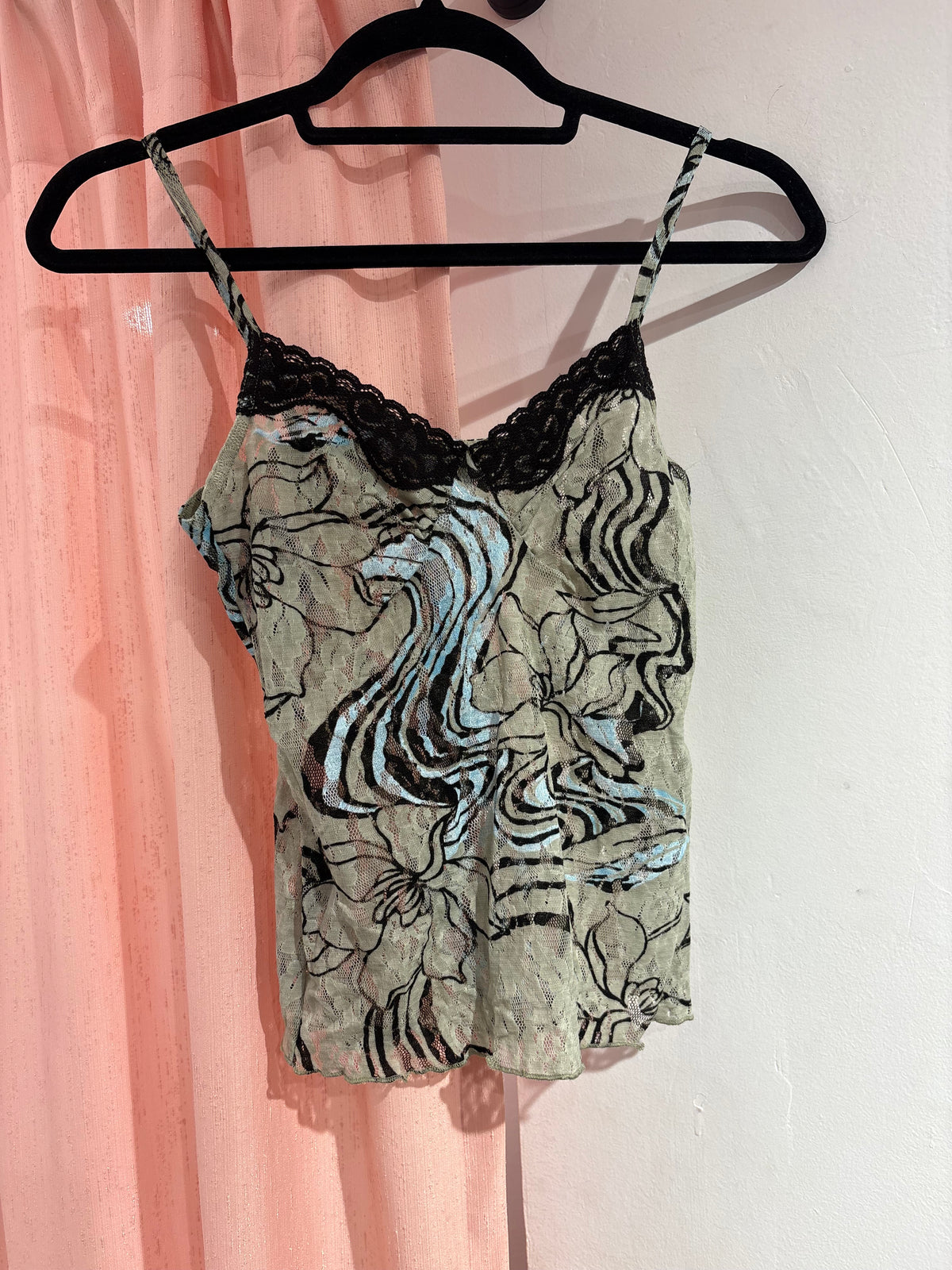 Cute mesh cami top with lace detail (S)
