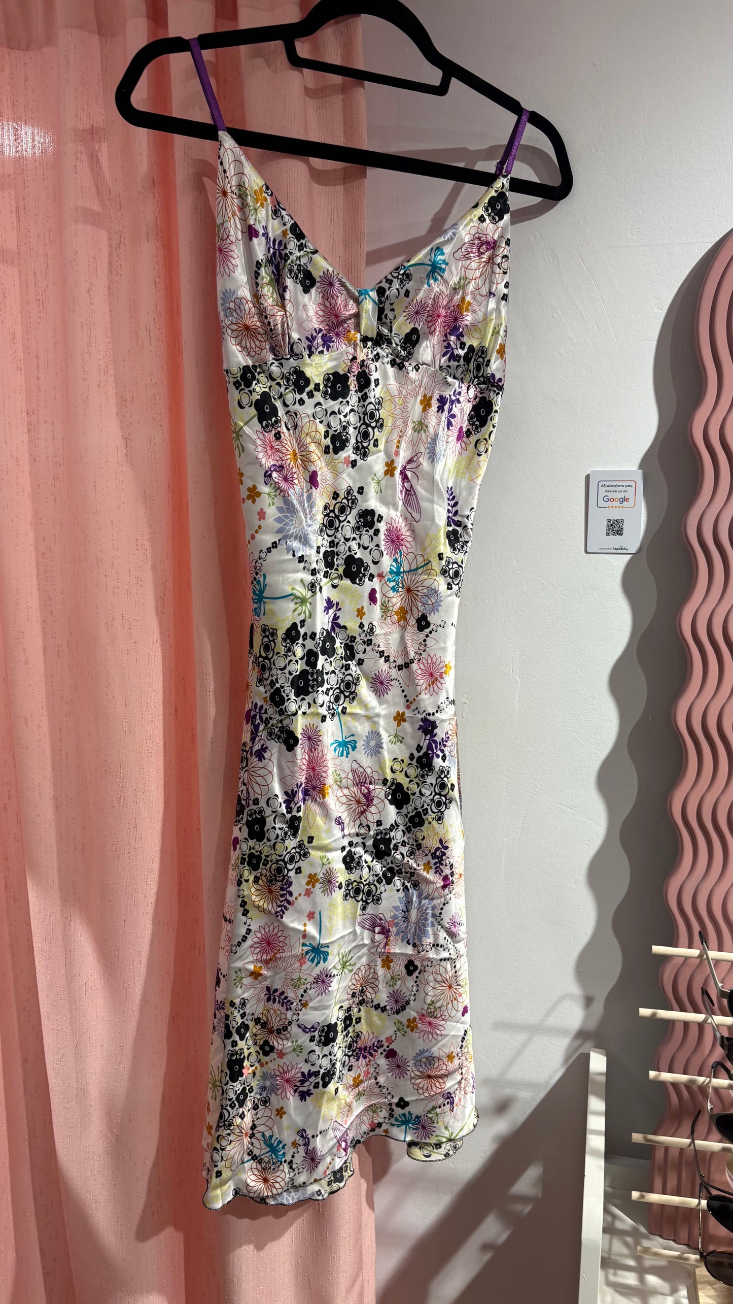 Flirty, feminine floral white dress with colorful patterns (M & L)