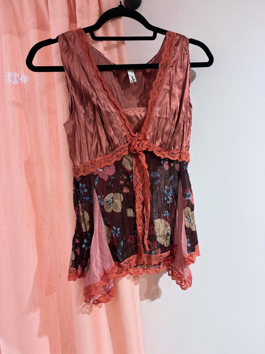 Incredible Lipsy top with different textures & lengths (M)
