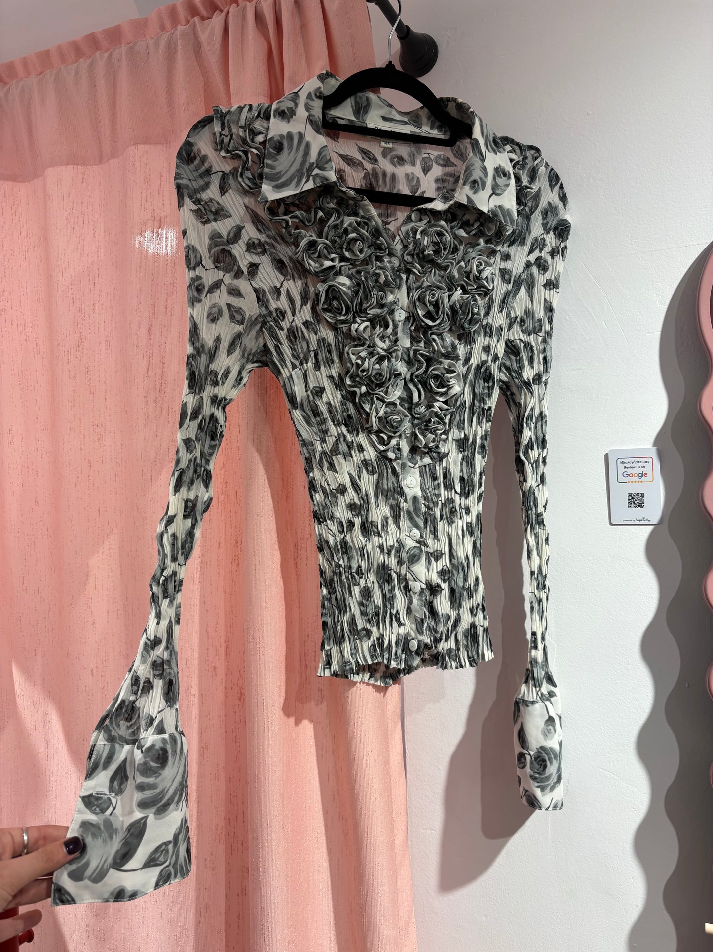 Office siren button-up floral shirt (M)