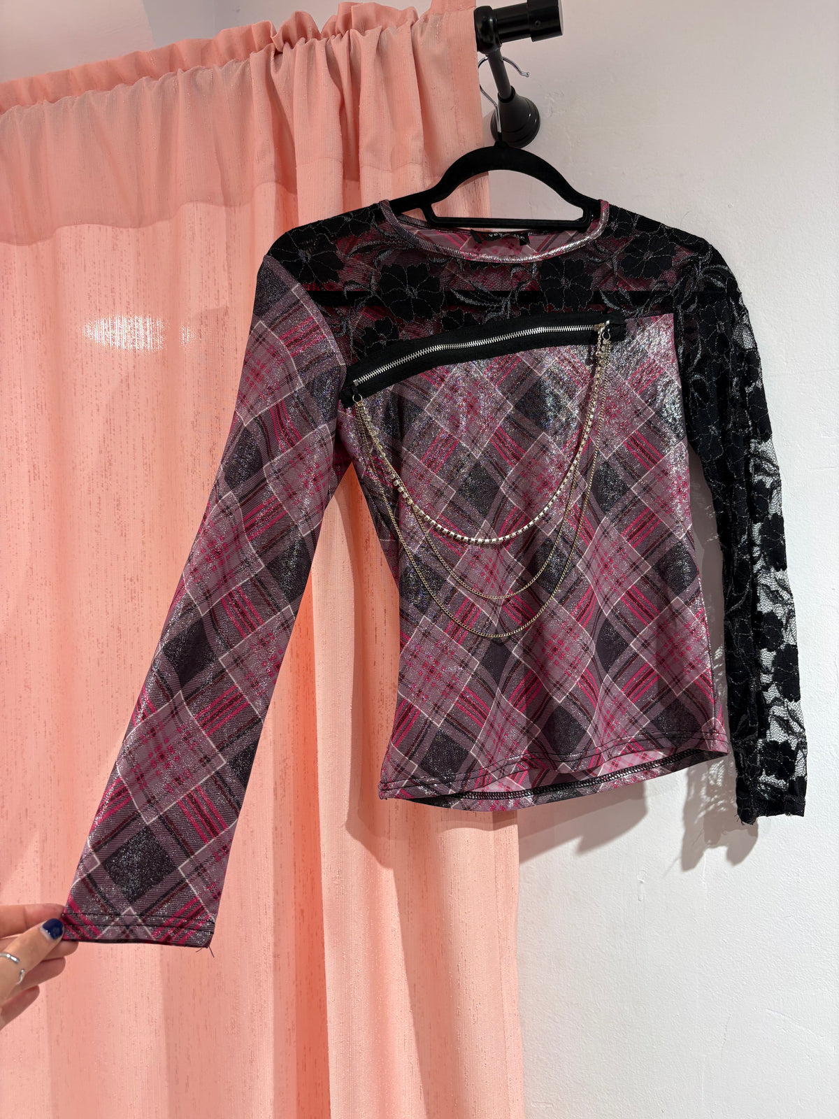 Super cool y2k long sleeve top with lace detail (M)