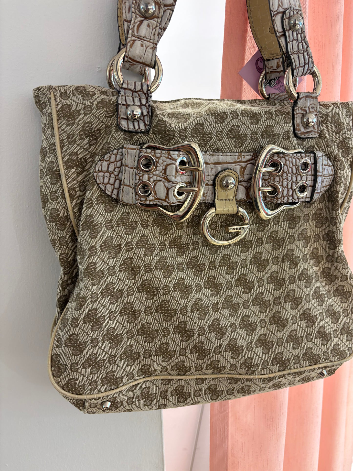 Incredible vintage Guess bag