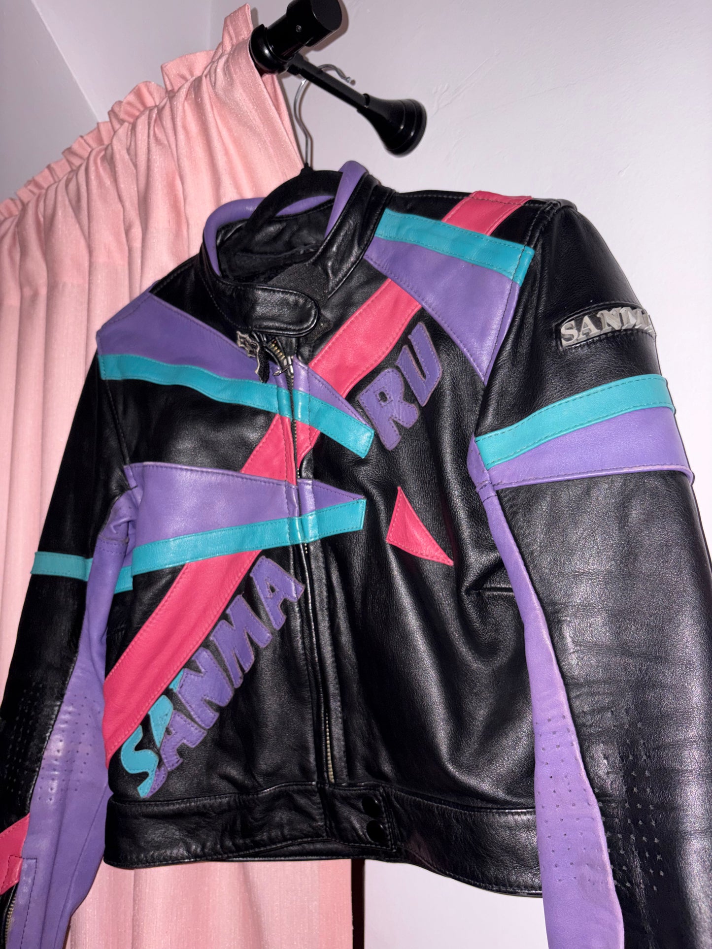 Leather motorbike jacket (XS)