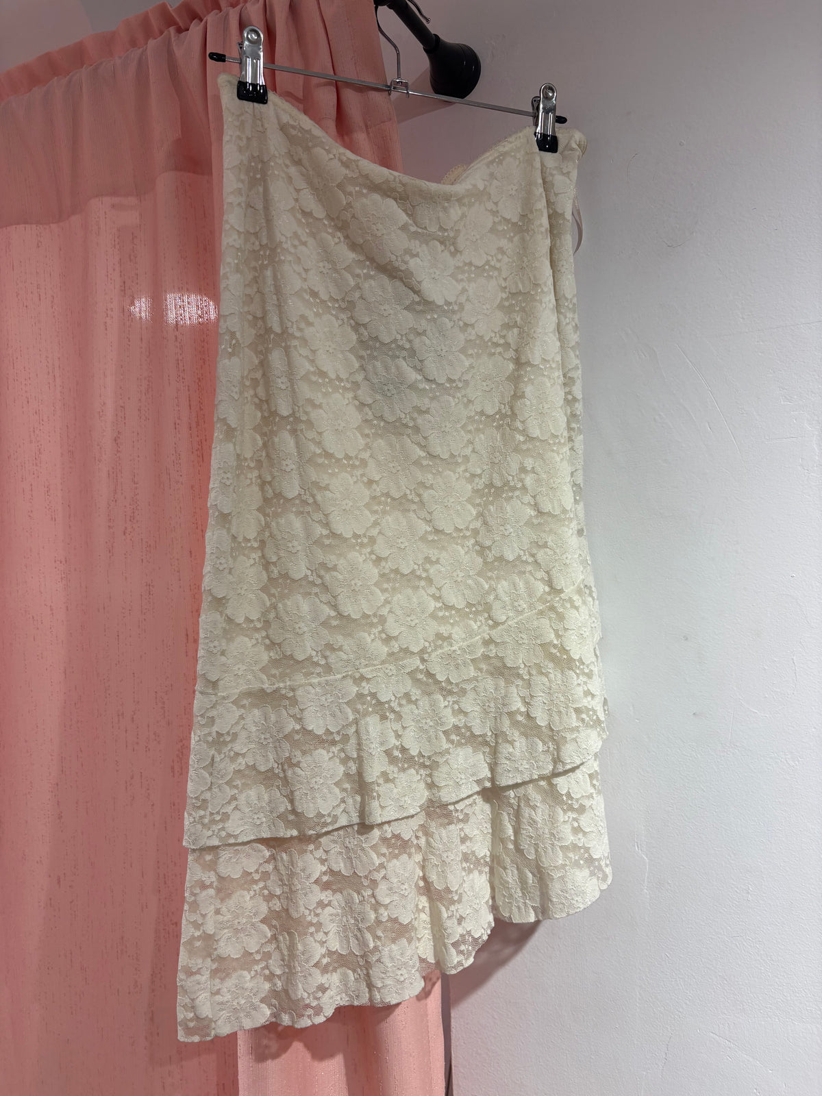 Asymmetrical white laced midi skirt (S-M)