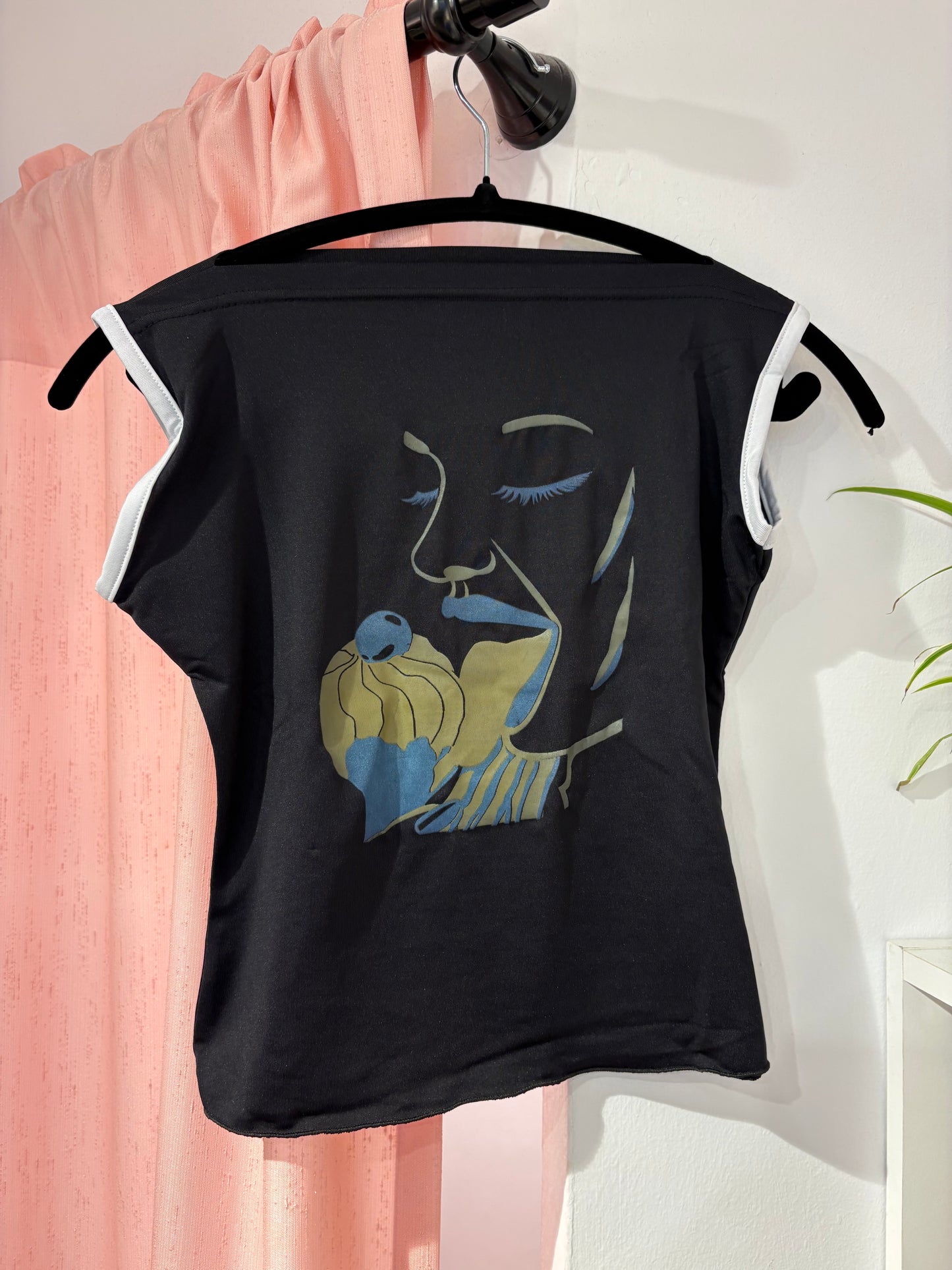 Super cute true y2k top (S)