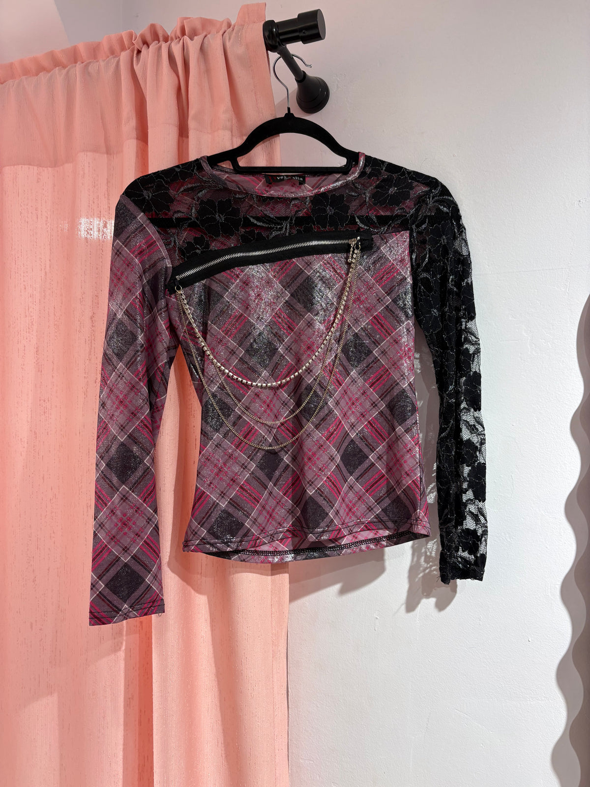 Super cool y2k long sleeve top with lace detail (M)
