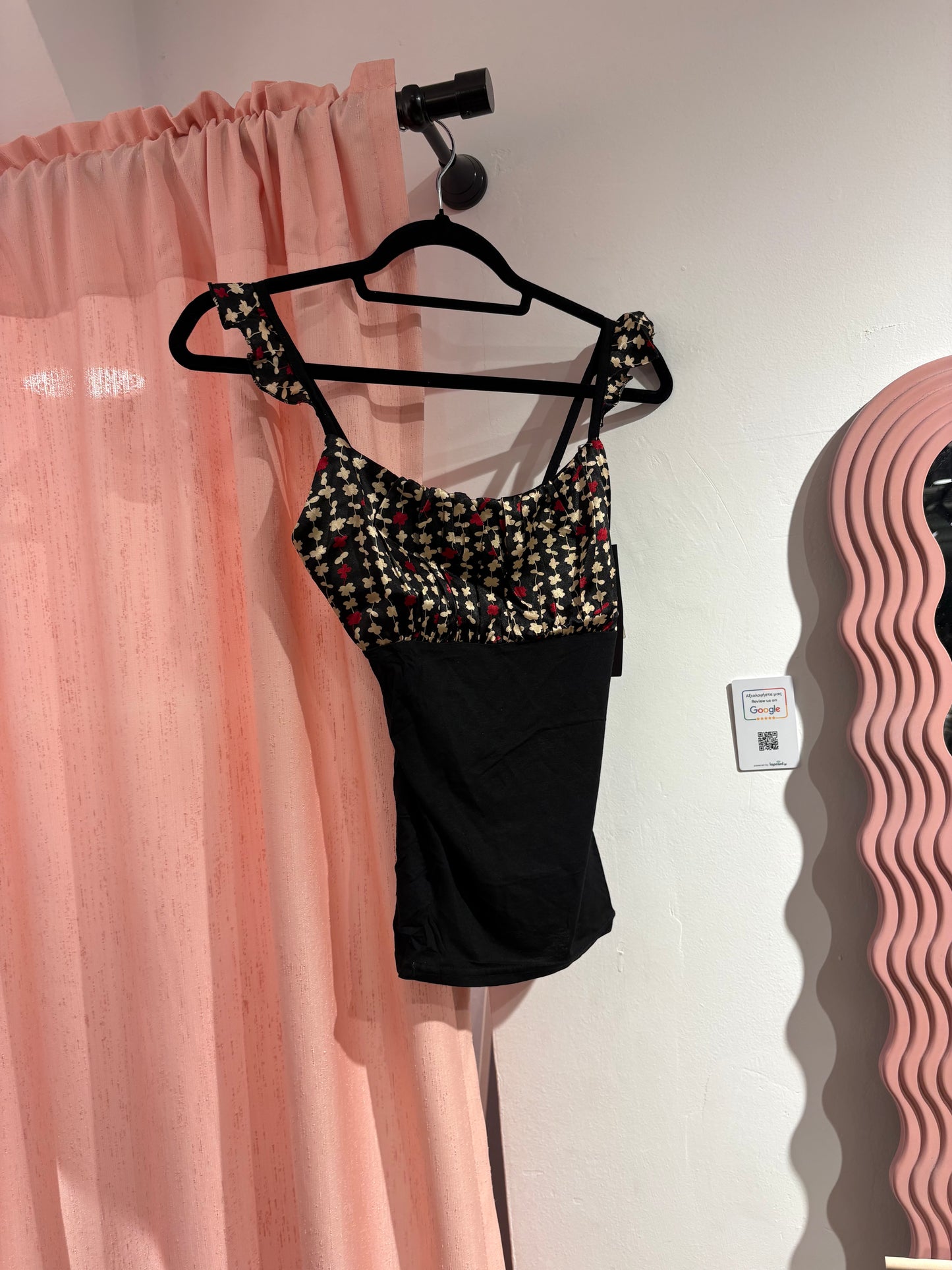 Floral fitted top with a contrast black body & delicate straps (S / M)