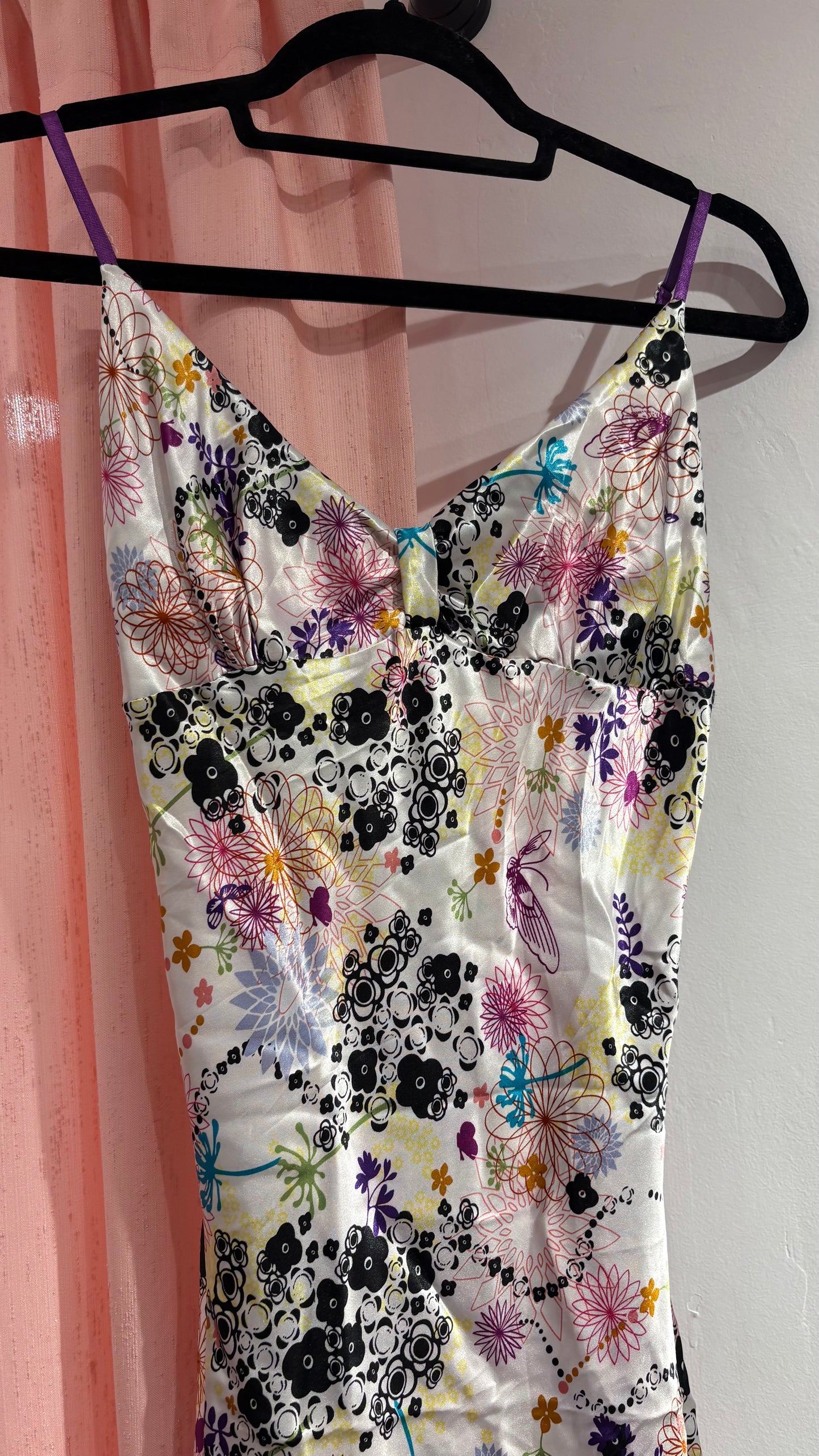 Flirty, feminine floral white dress with colorful patterns (M & L)