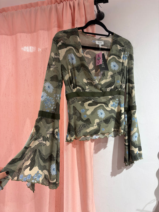Gorgeous Positive long flared sleeves top (M-L)