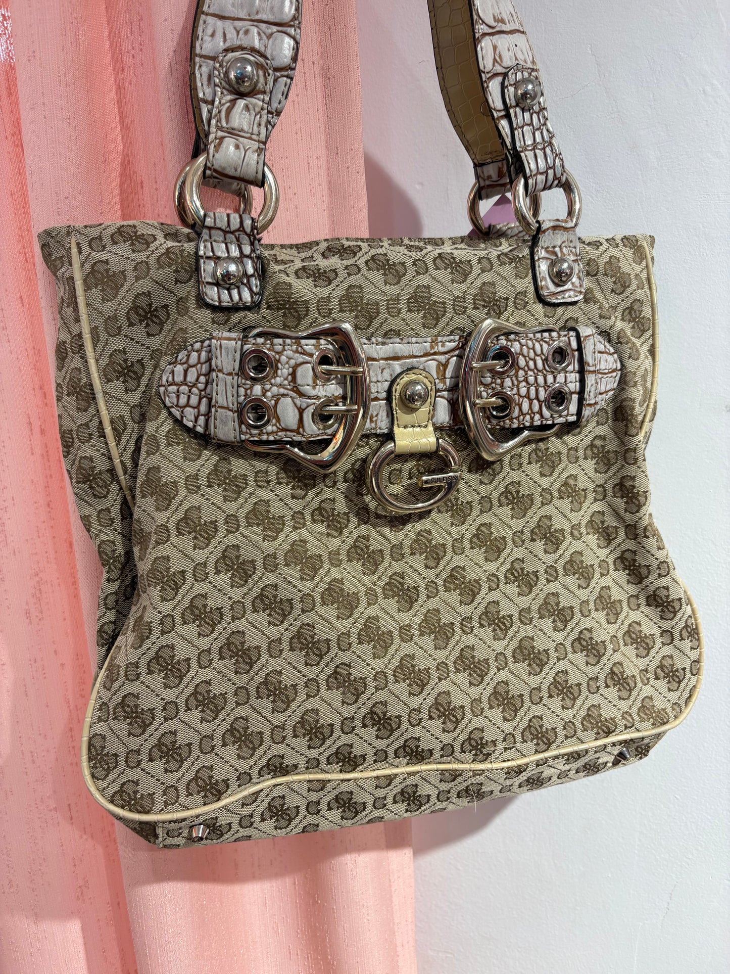 Incredible vintage Guess bag