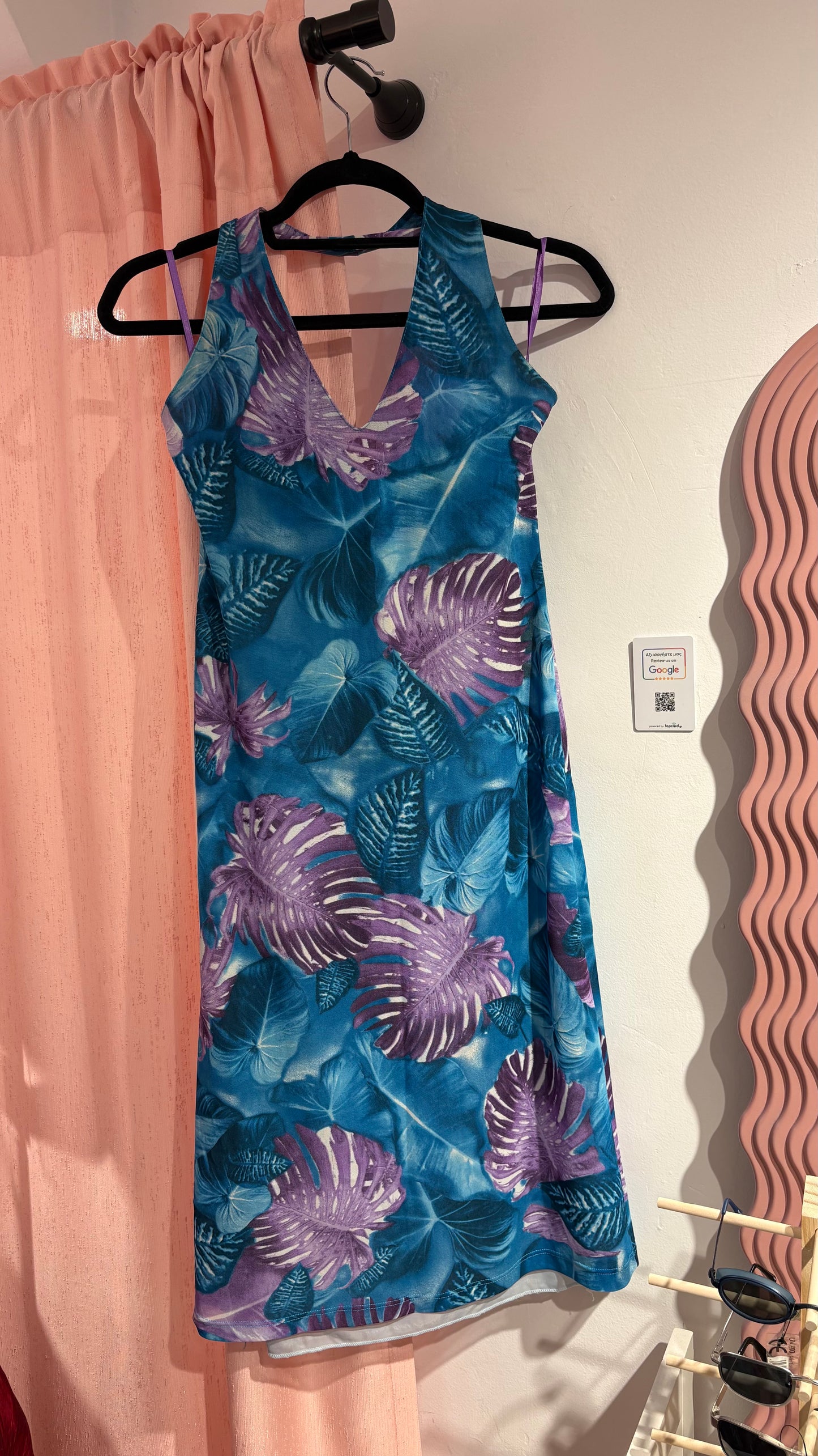 Floral v-neck midi dress (M/L)