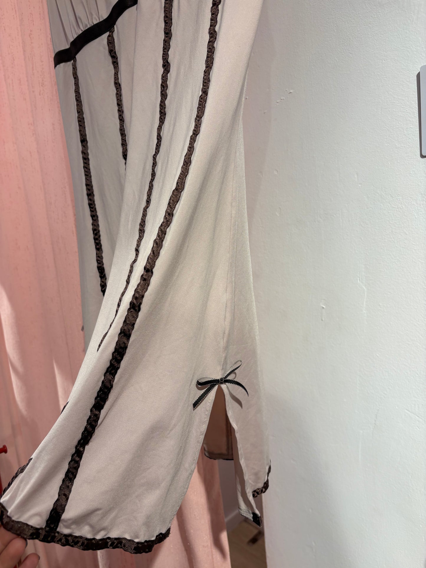Short lingerie dress in light pink with brown details and side bows (S-M)