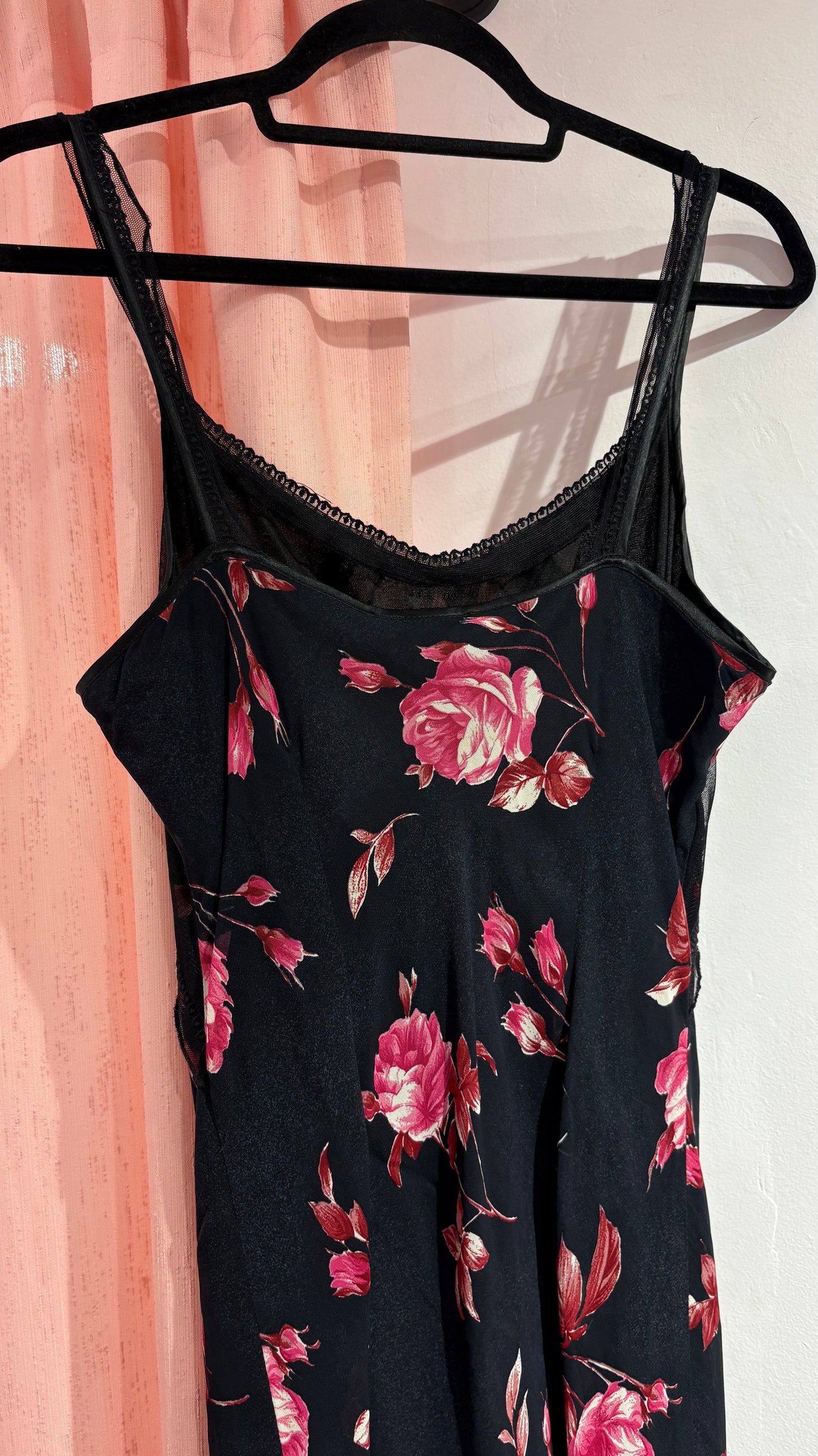 Beautiful midi floral dress 100% rayon (M)