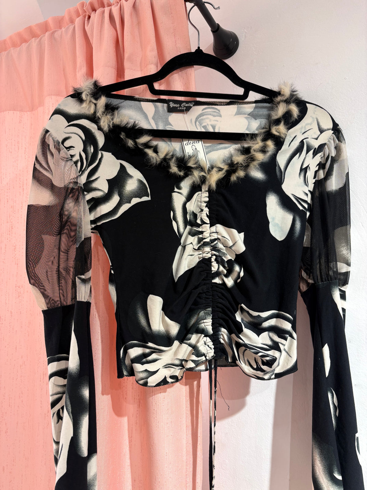 Super cool y2k long sleeve top with feathers & mesh details (M)