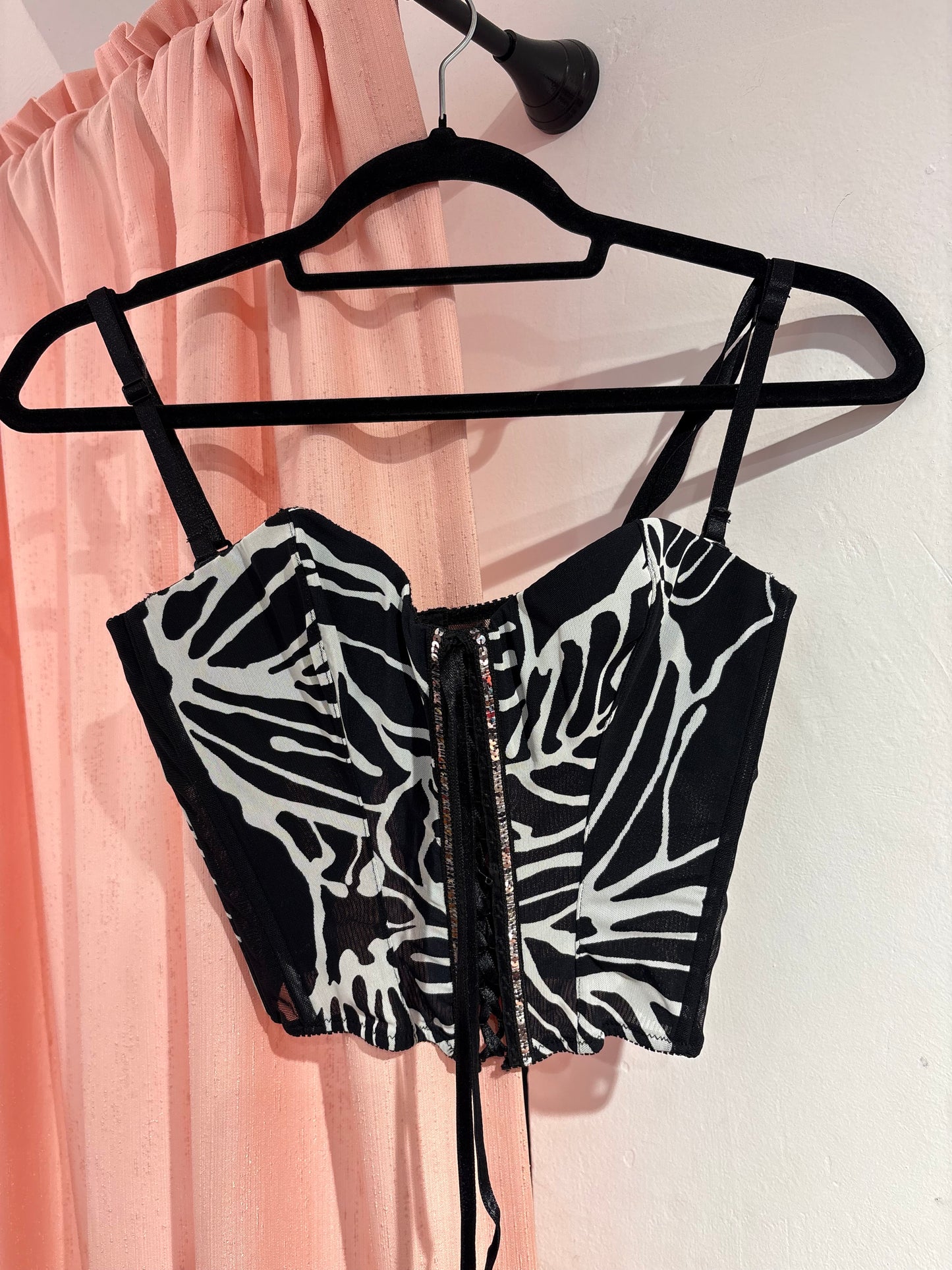Beautiful corset top with sequin details (M)