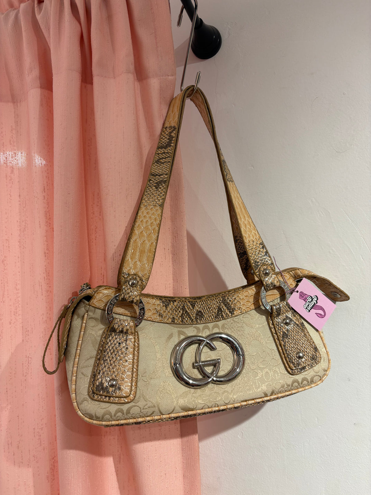Super cute vintage bag