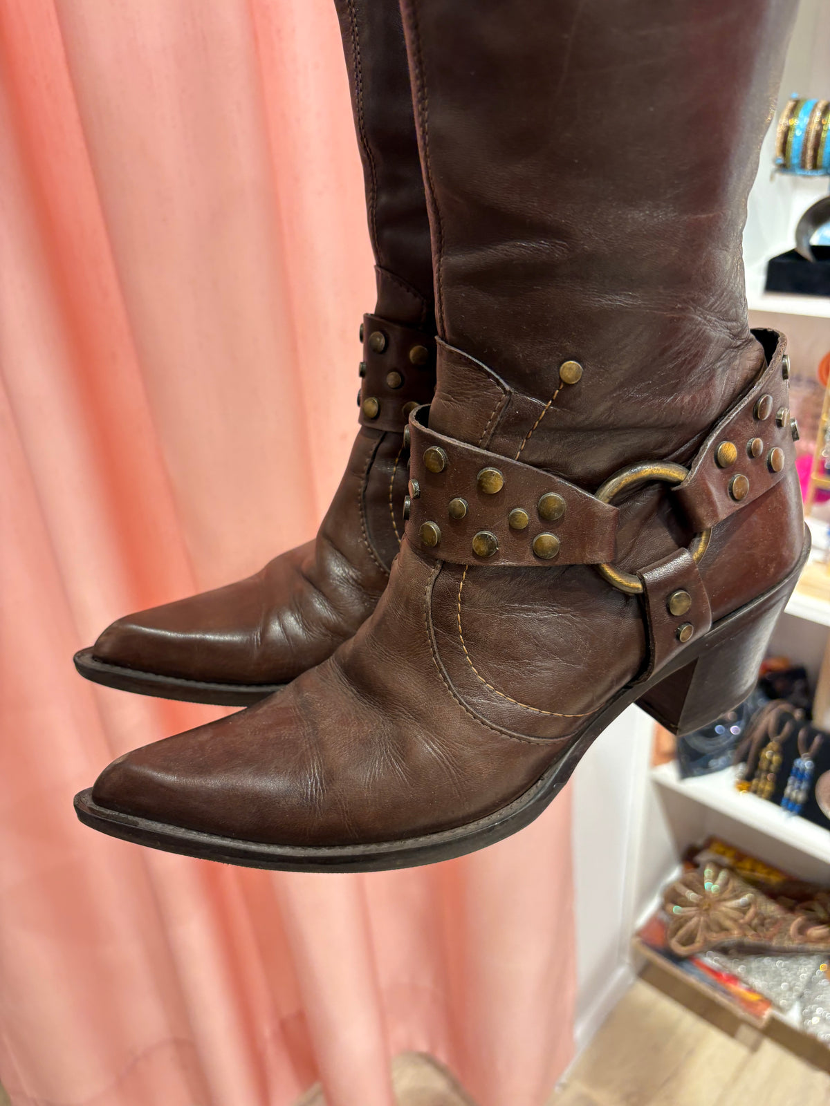 Incredible vintage leather boots (Size: 38)
