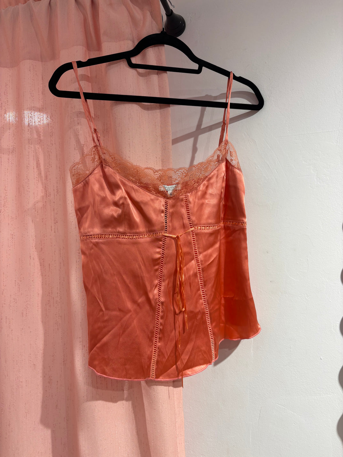Cute Positive satin-like texture cami top (M)