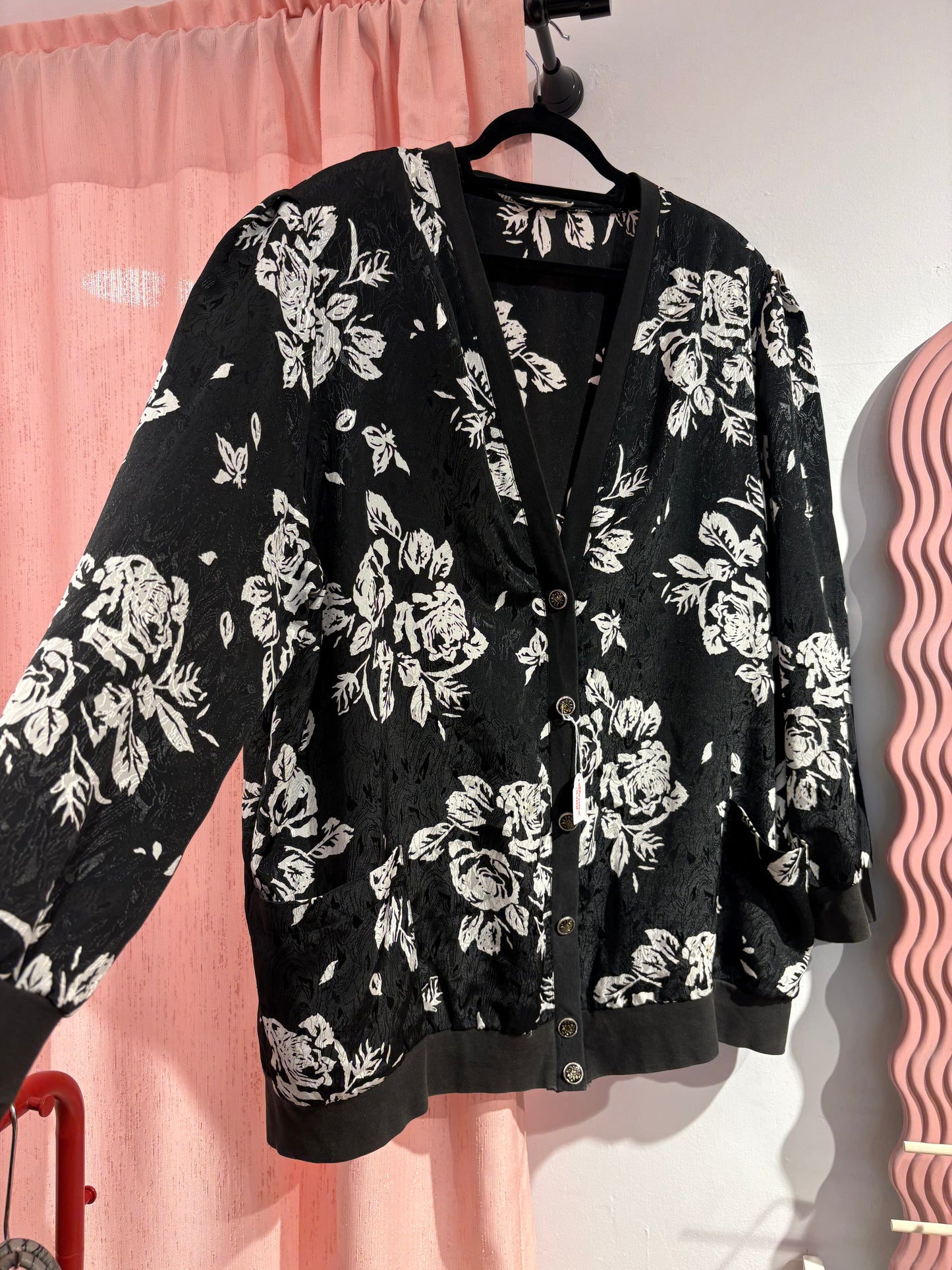 Super unique kimono-style button-up shirt with incredible buttons (fits M-L)