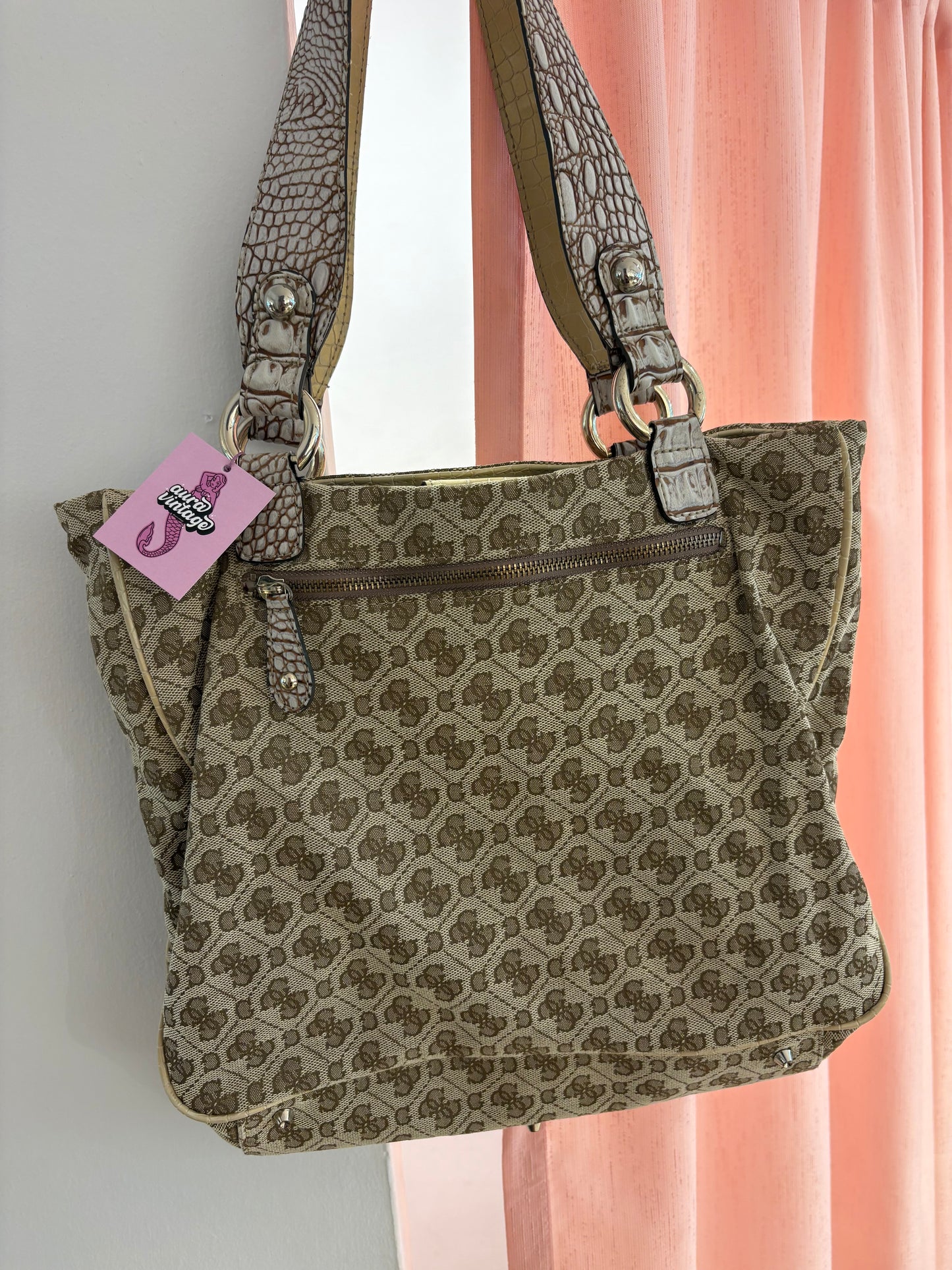 Incredible vintage Guess bag