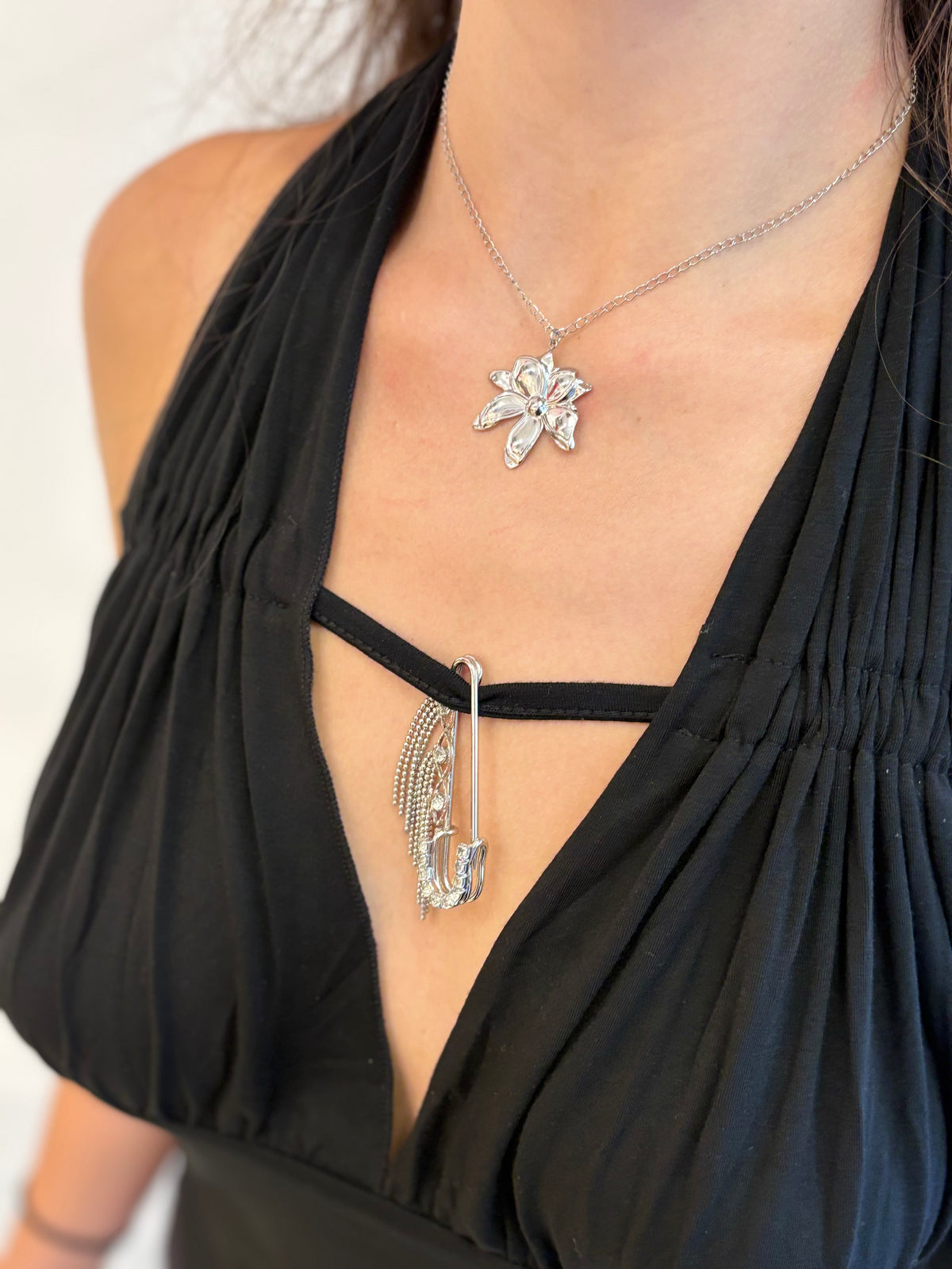 Stainless steel small flower necklace