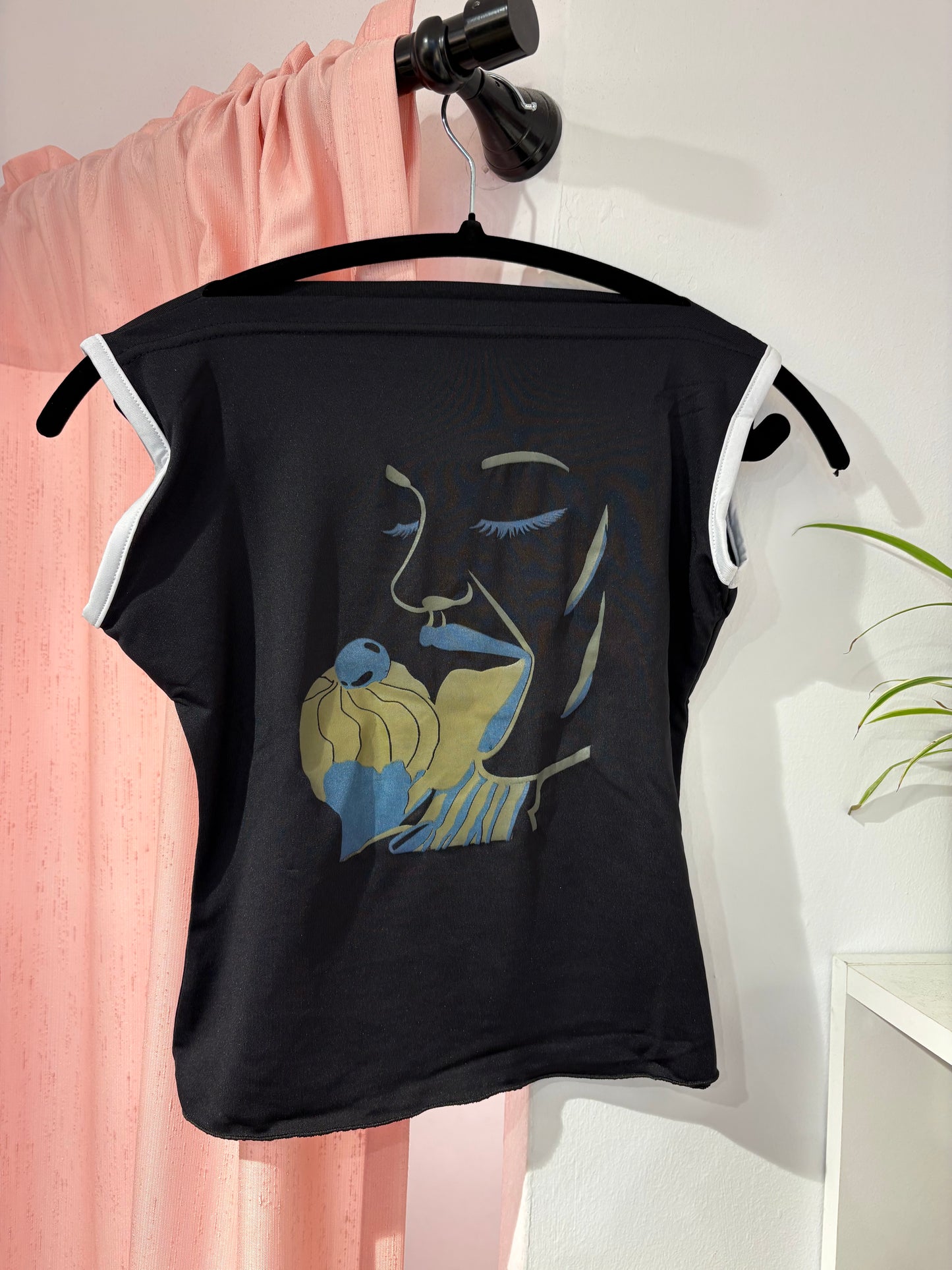 Super cute true y2k top (S)
