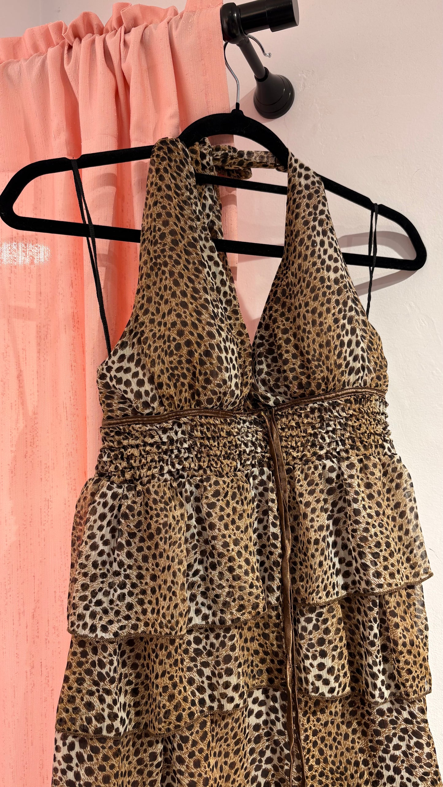 Leopard v-neck ruffled dress (M)