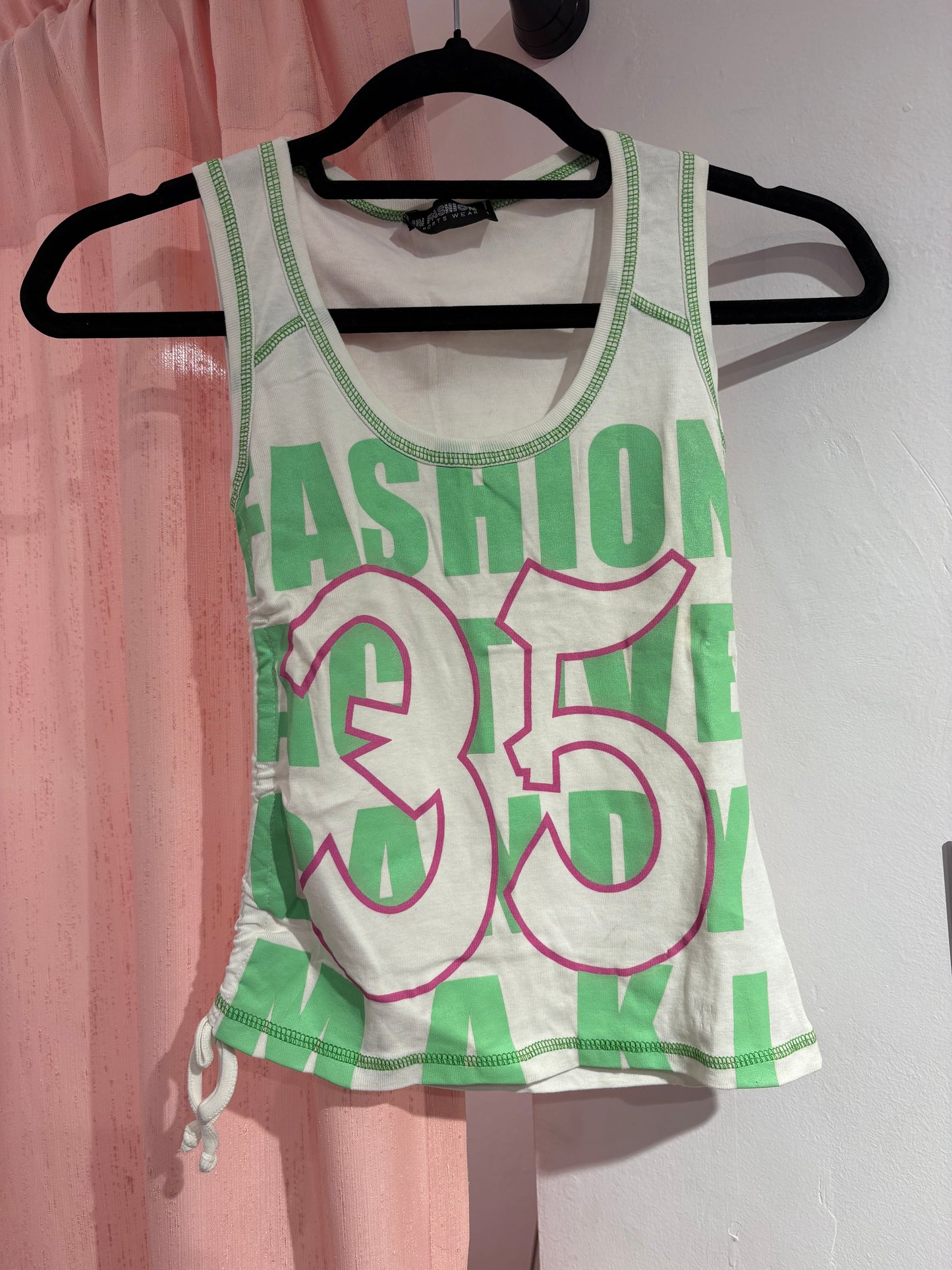 Super cute true y2k top (S)