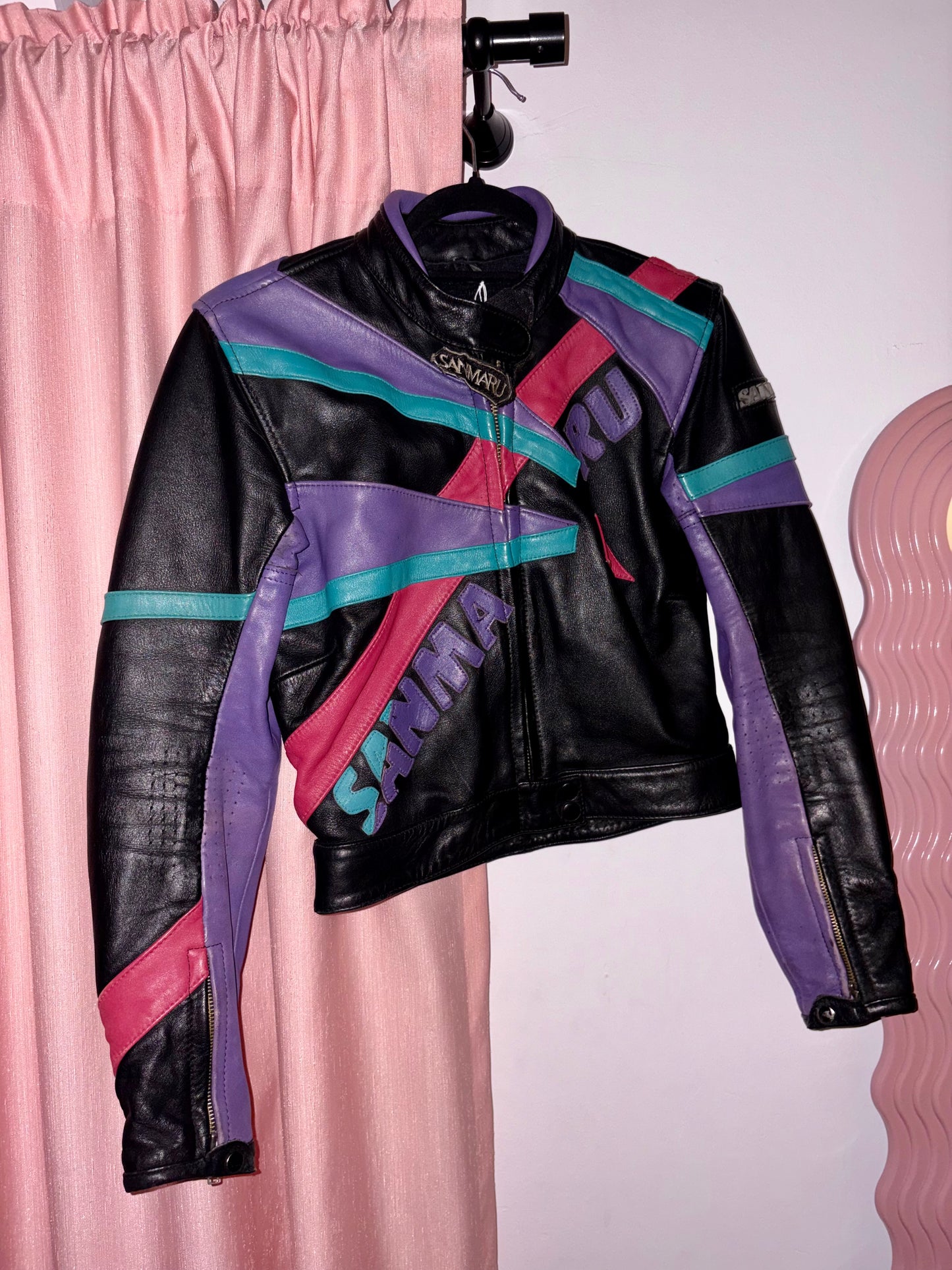 Leather motorbike jacket (XS)