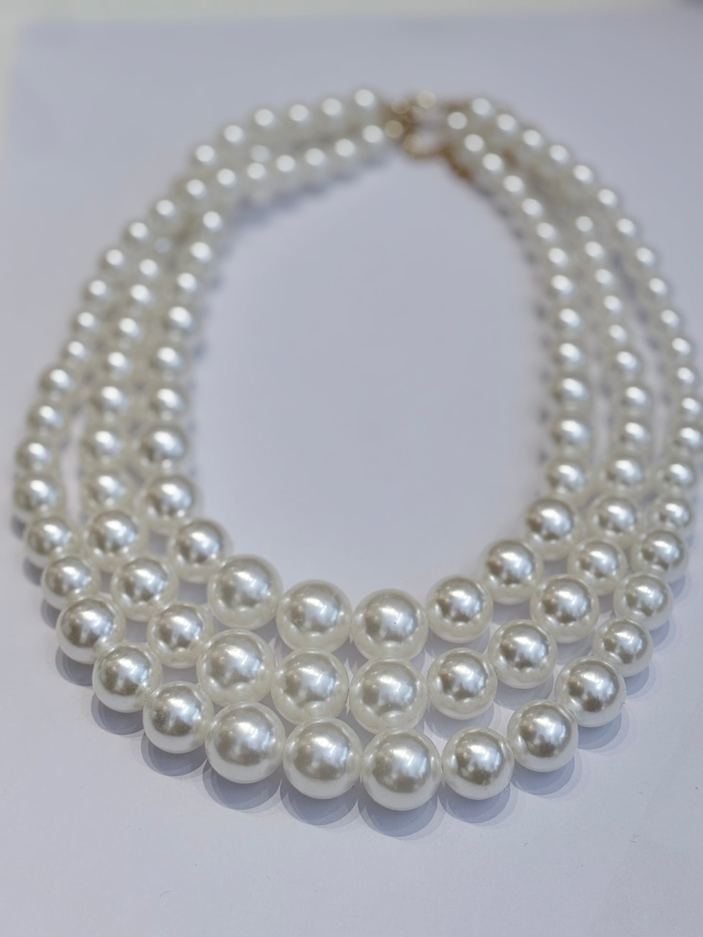 Triple-layer pearl necklace