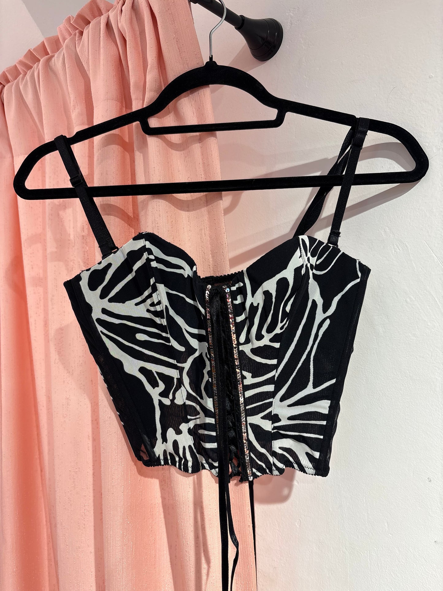 Beautiful corset top with sequin details (M)