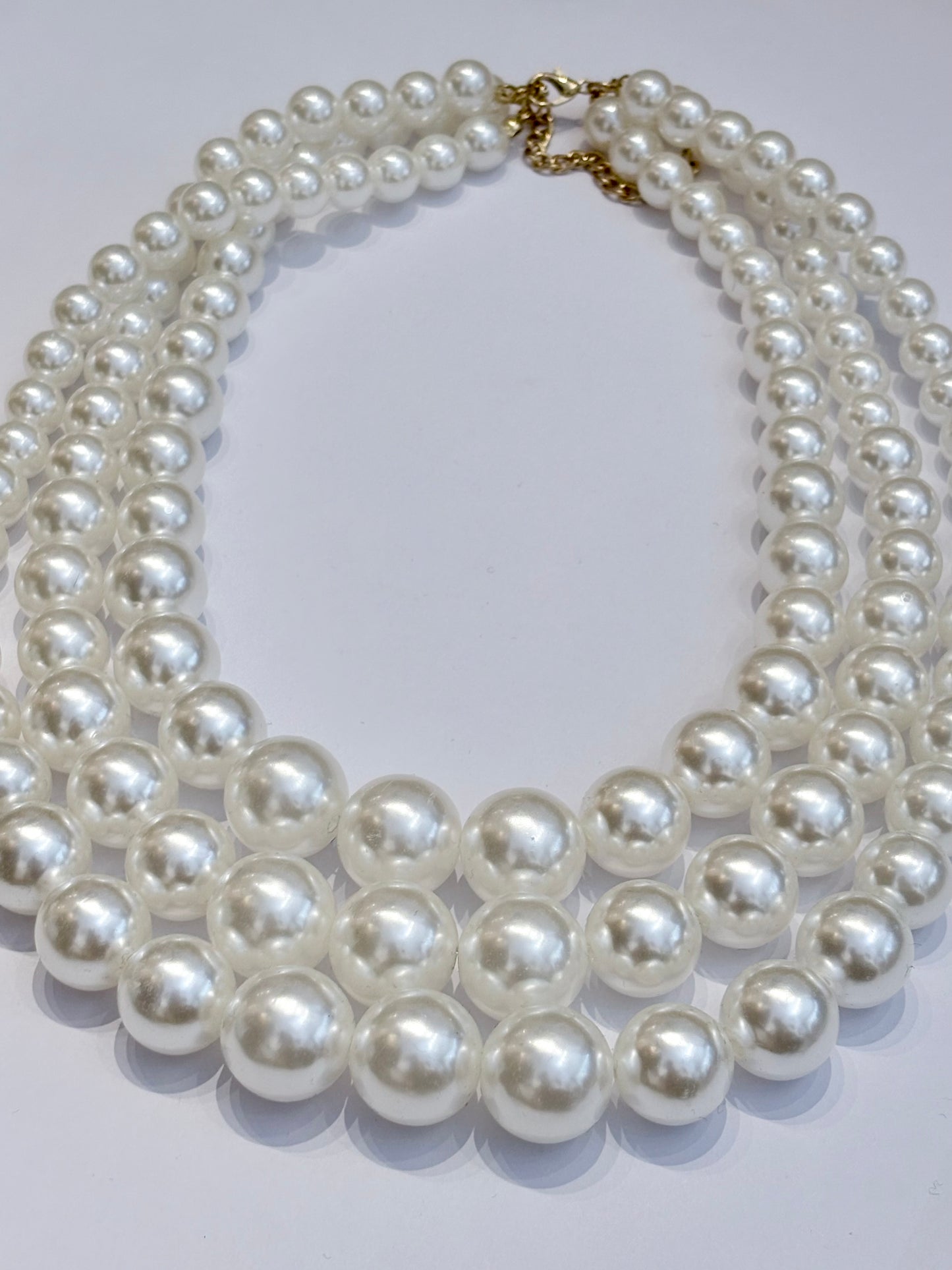 Triple-layer pearl necklace