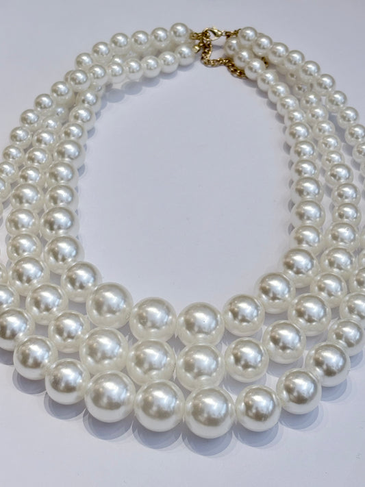 Triple-layer pearl necklace