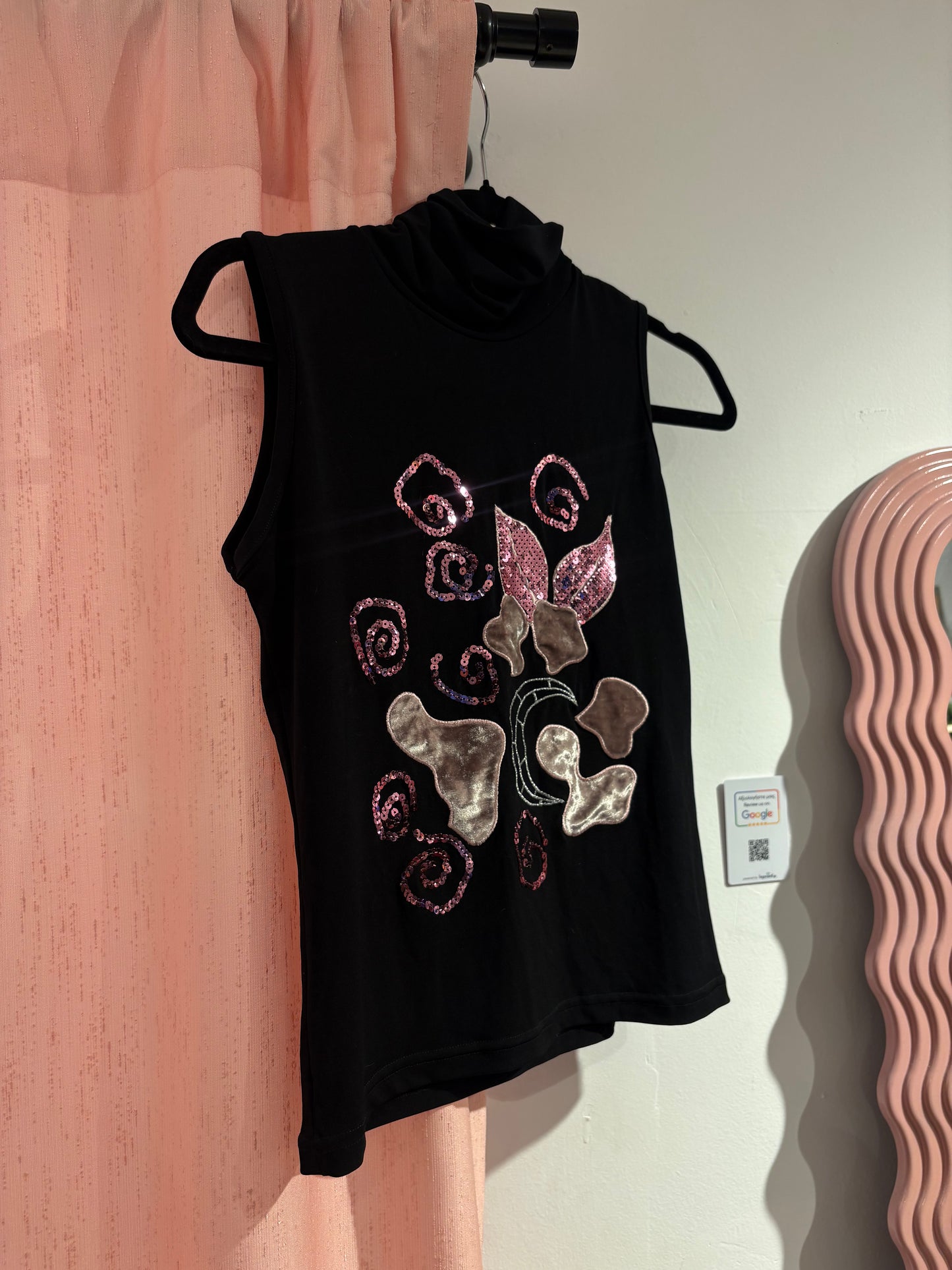 Turtle neck top with sequin details (M)