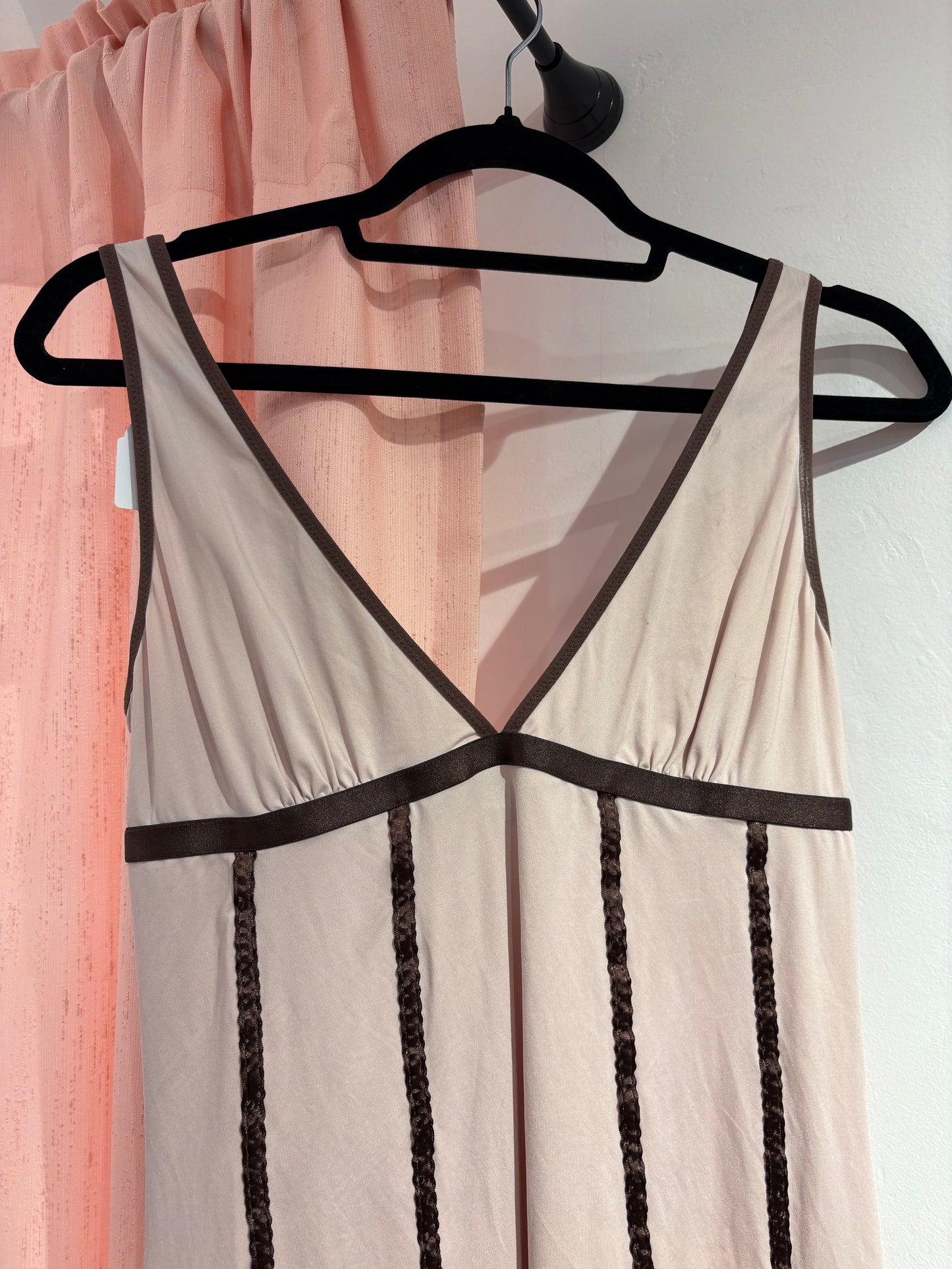 Short lingerie dress in light pink with brown details and side bows (S-M)