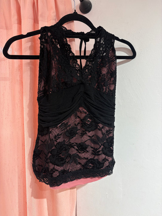 Incredible black & pink laced top (S)
