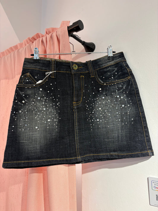 Denim mini skirt full of studs (L)