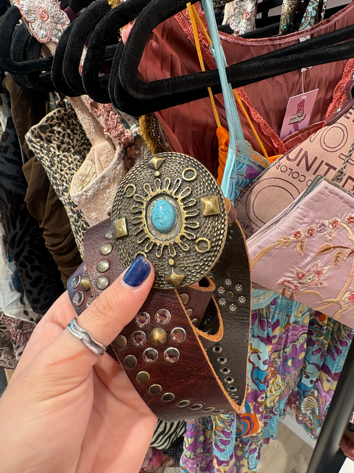 Incredible vintage belt with unique details